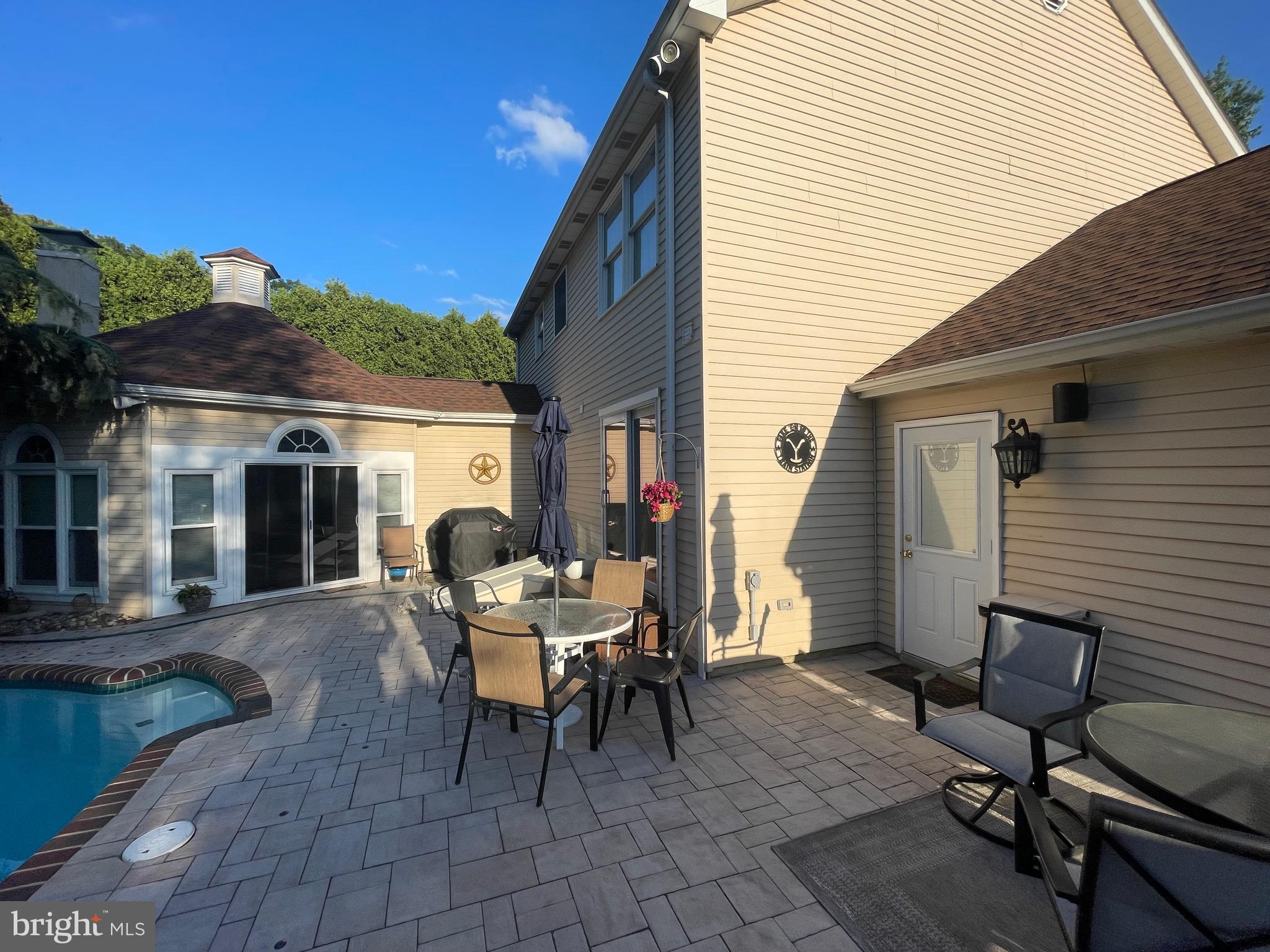 SUN VALLEY ESTATES - Residential