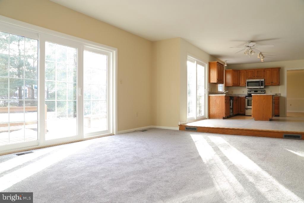 KINGS POINTE - Residential