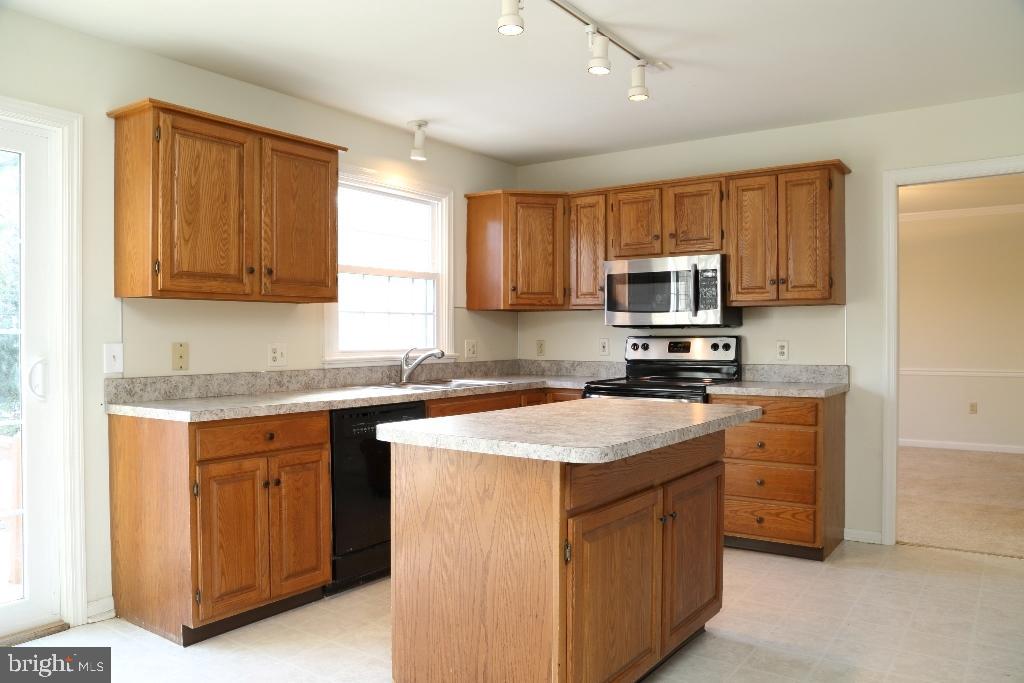 KINGS POINTE - Residential