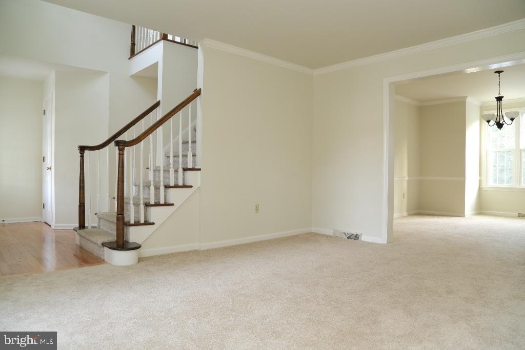 KINGS POINTE - Residential