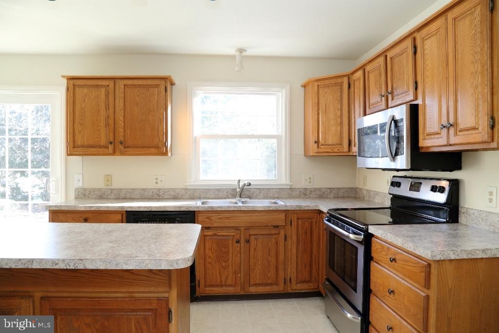 KINGS POINTE - Residential