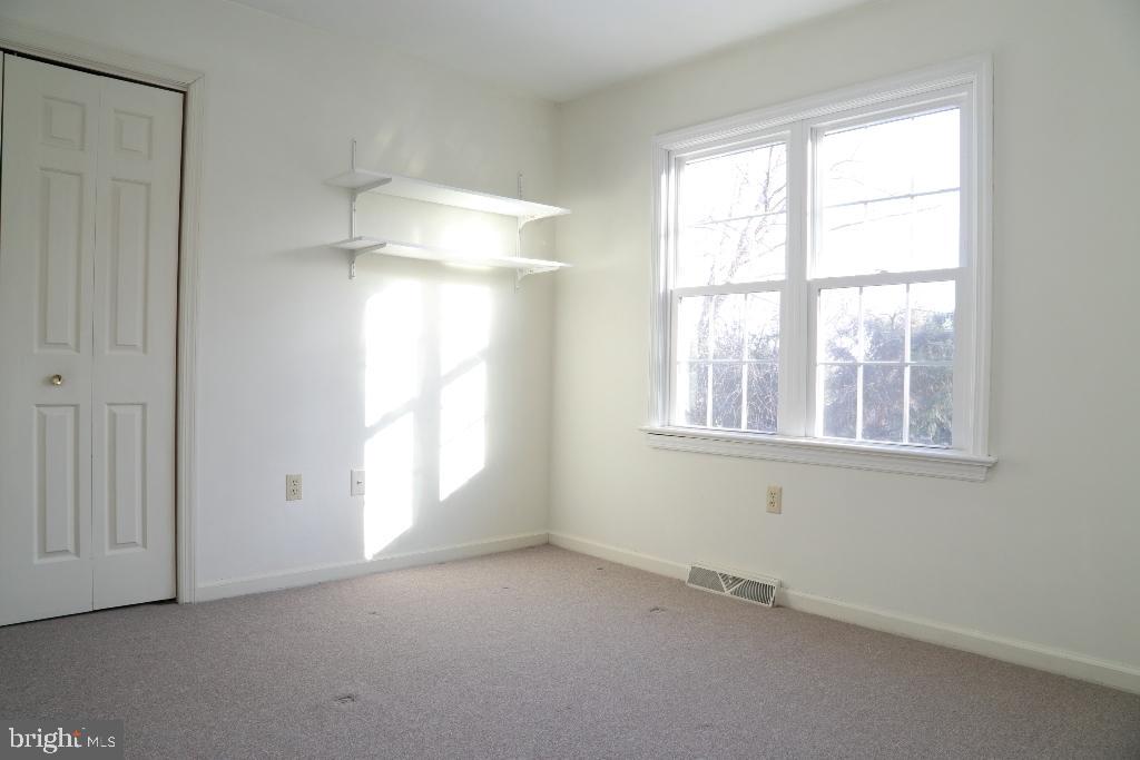 KINGS POINTE - Residential