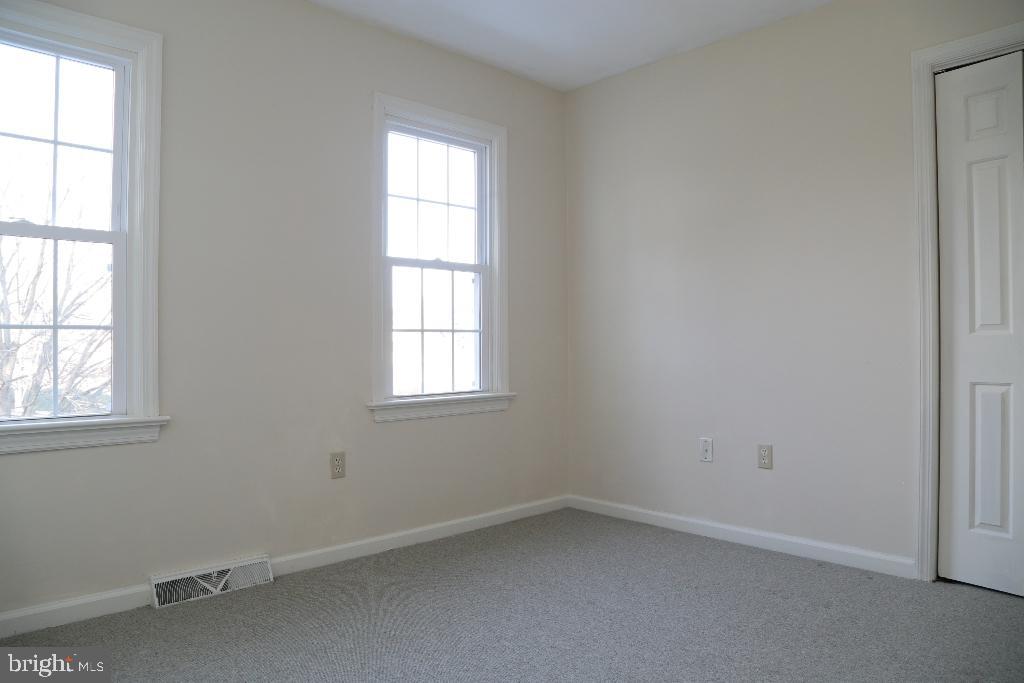 KINGS POINTE - Residential