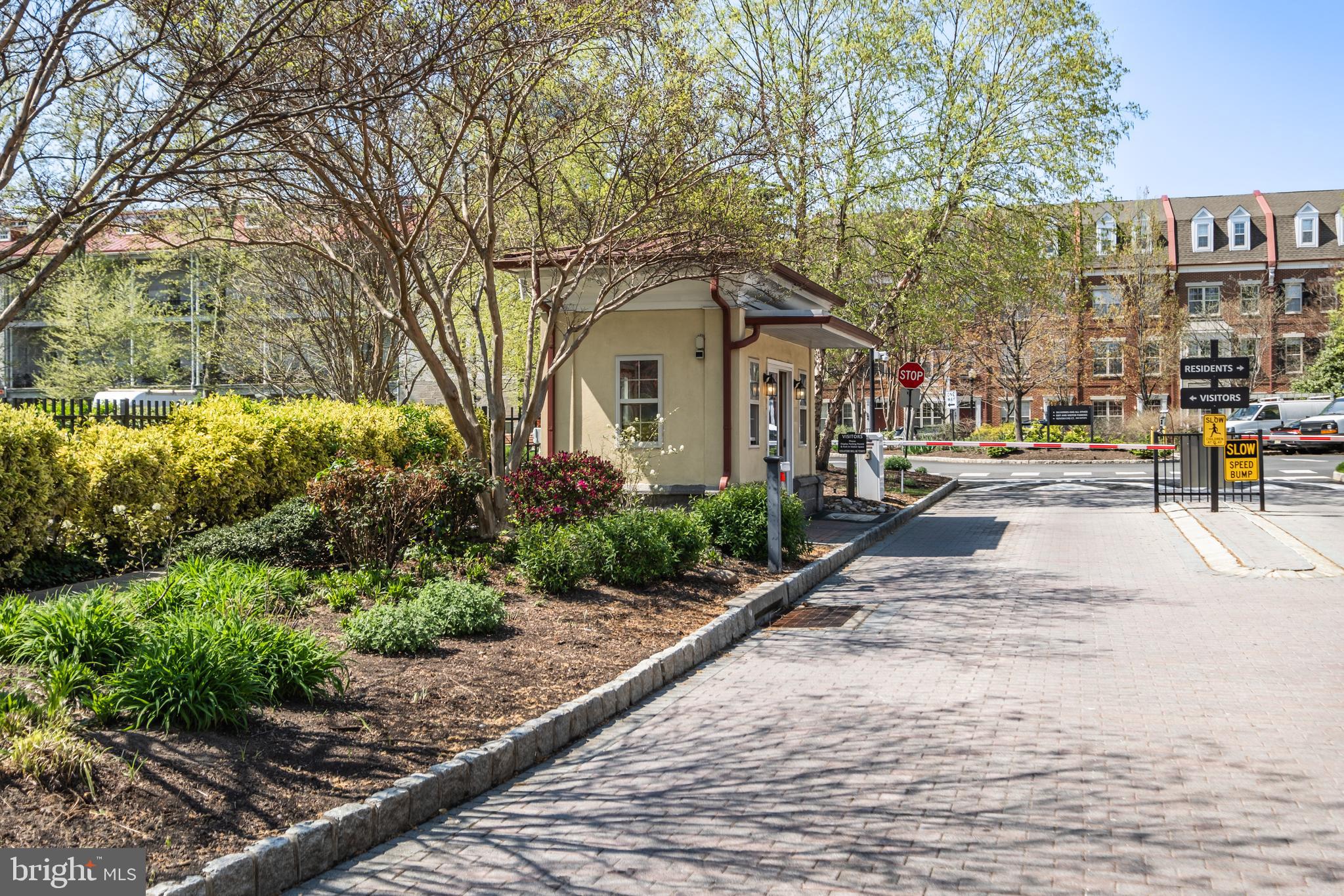 NAVAL SQUARE - Residential