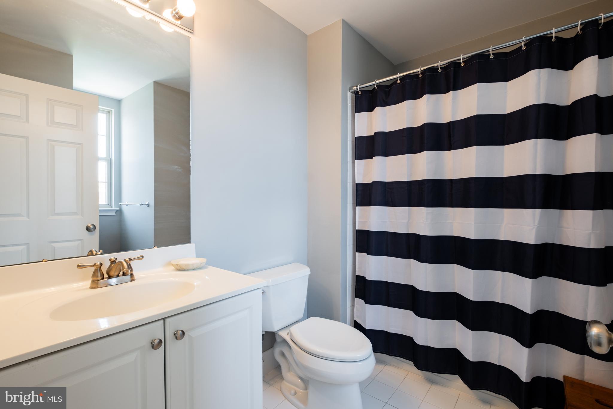 NAVAL SQUARE - Residential