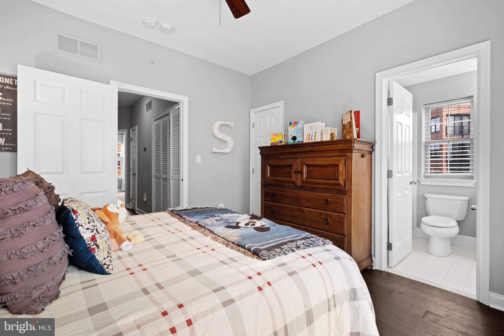 NAVAL SQUARE - Residential