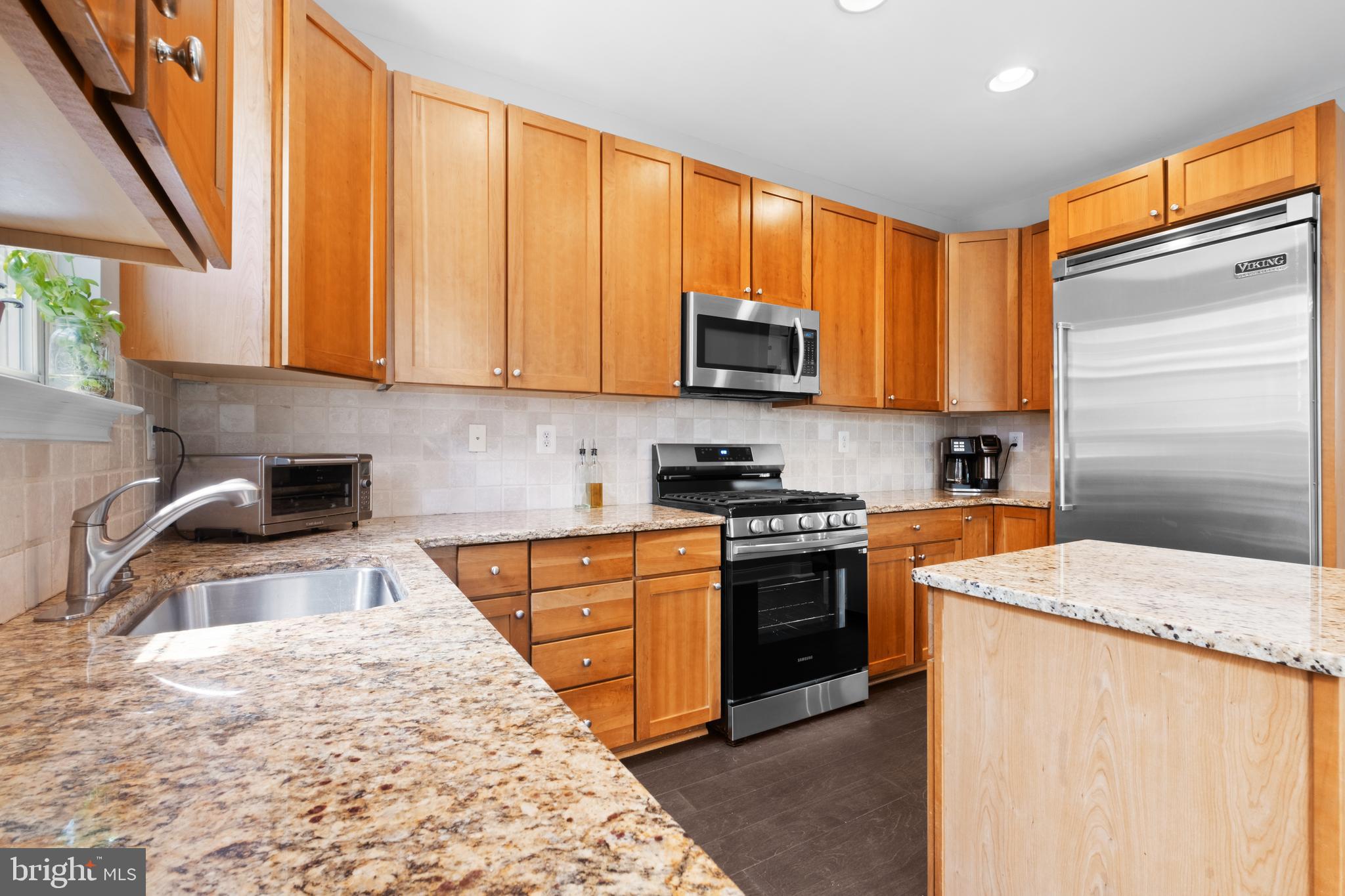 NAVAL SQUARE - Residential