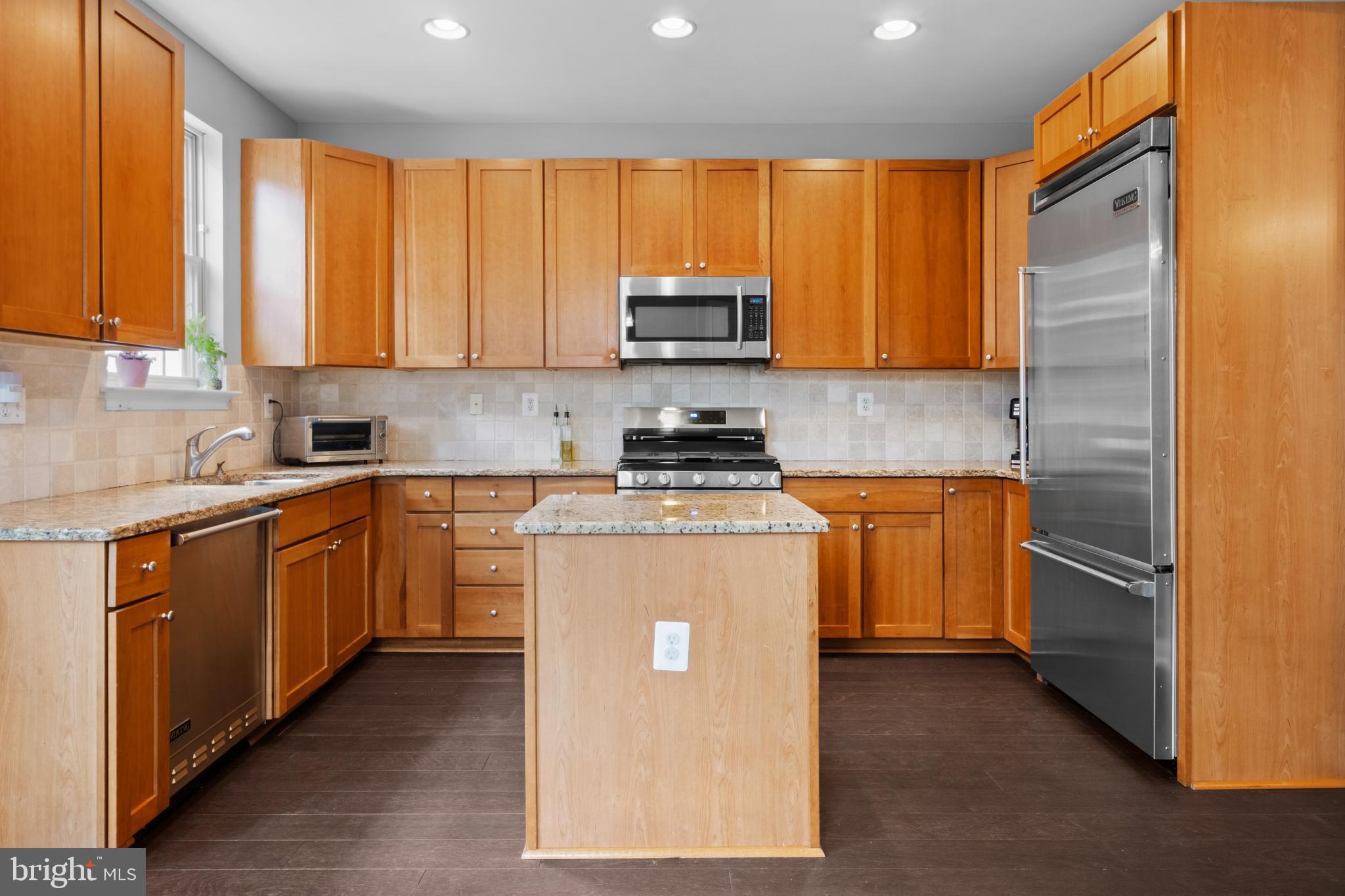 NAVAL SQUARE - Residential