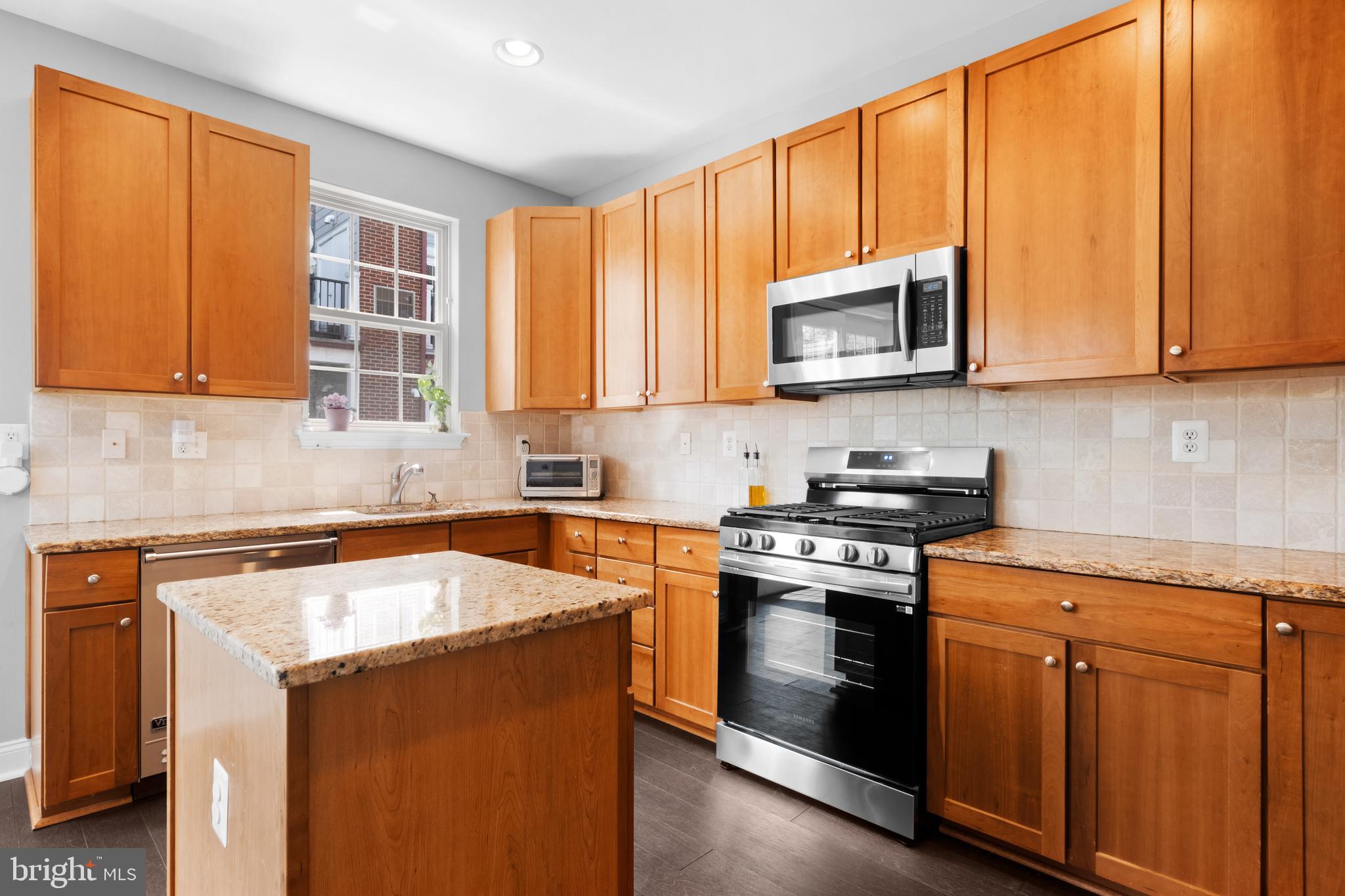 NAVAL SQUARE - Residential