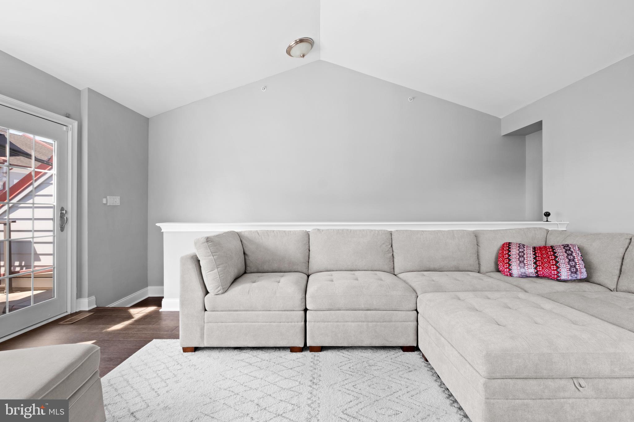 NAVAL SQUARE - Residential