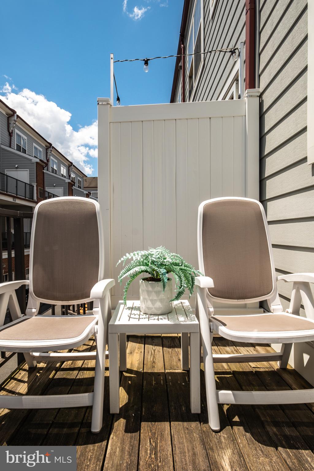 NAVAL SQUARE - Residential