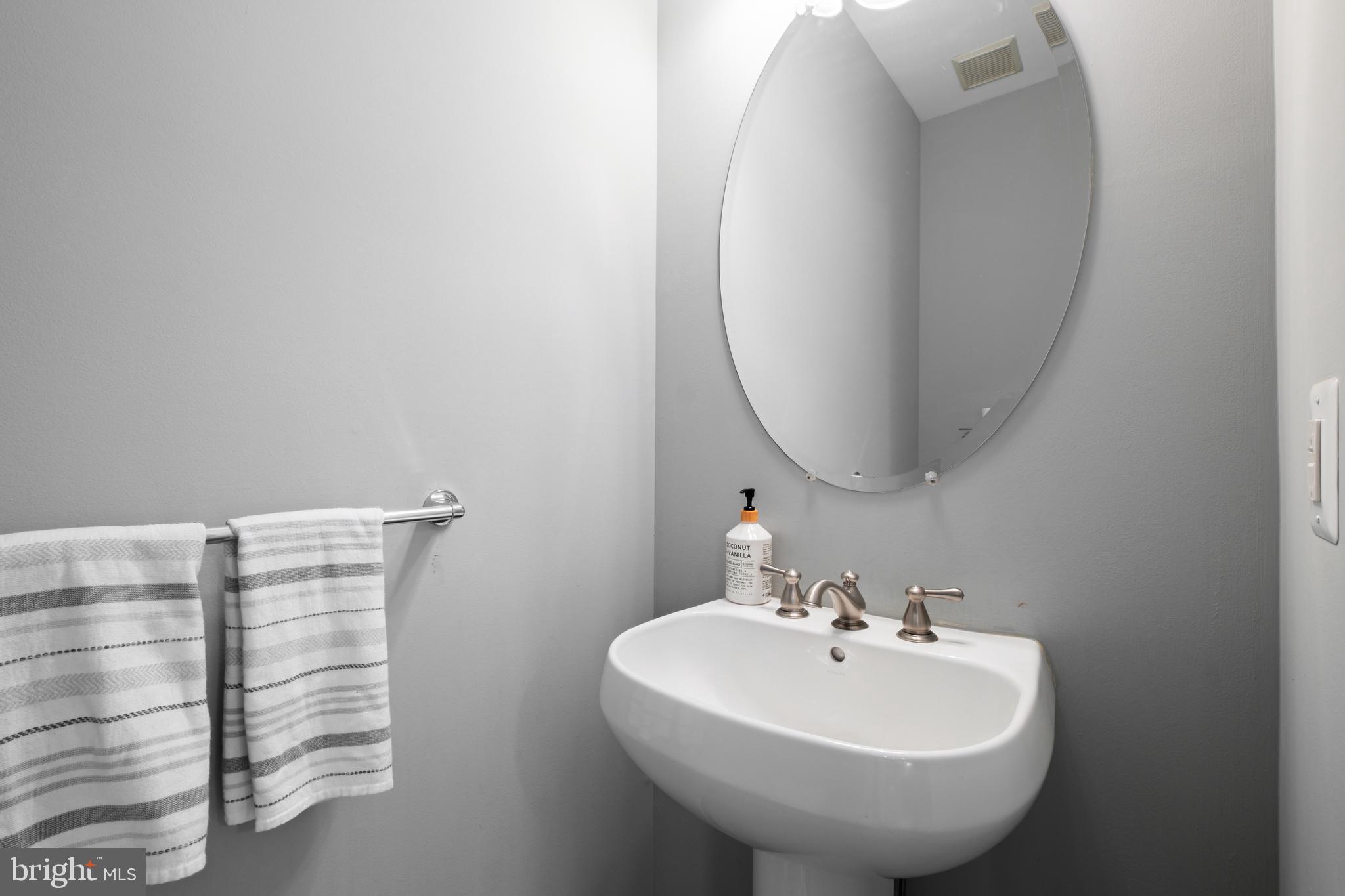 NAVAL SQUARE - Residential