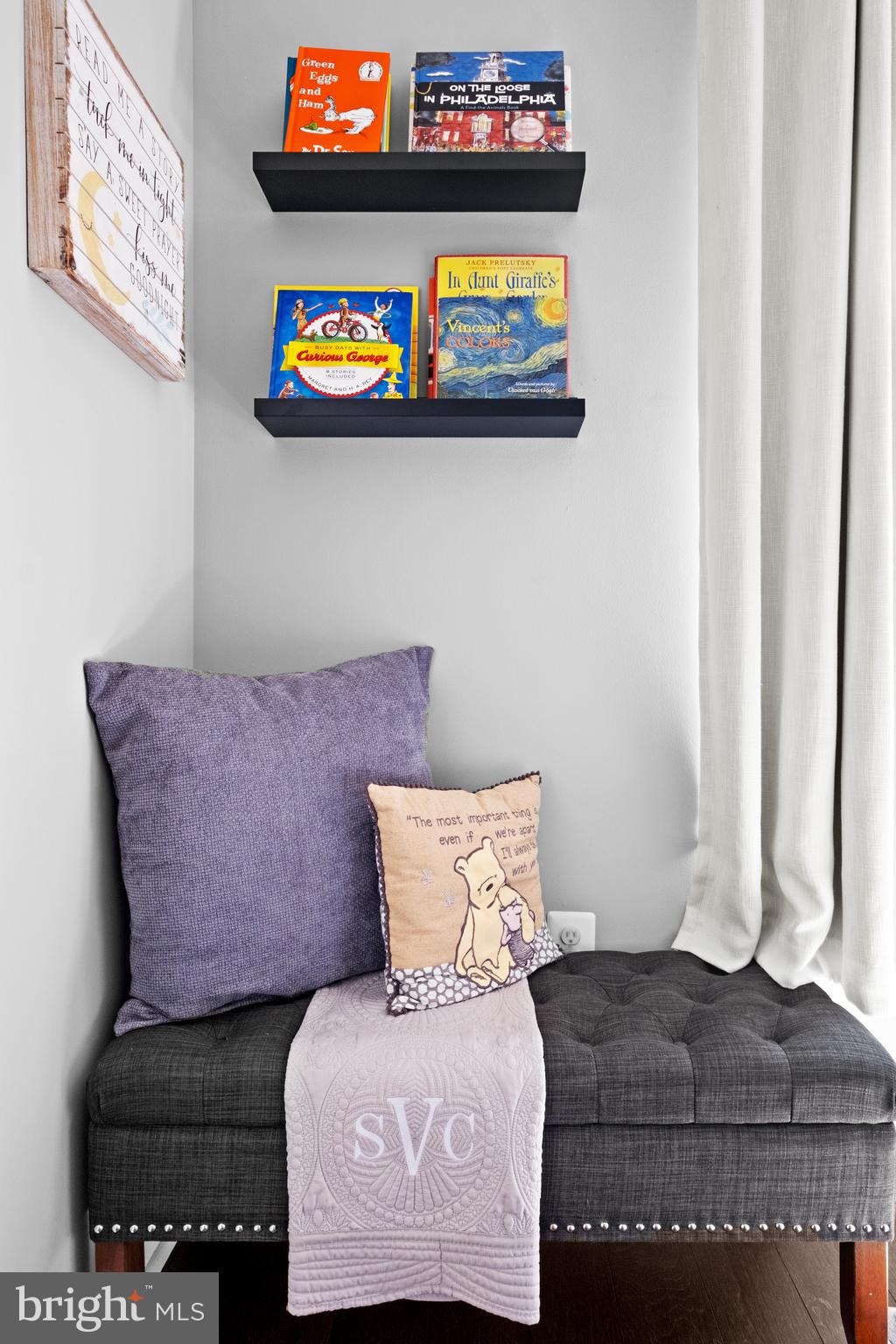 NAVAL SQUARE - Residential