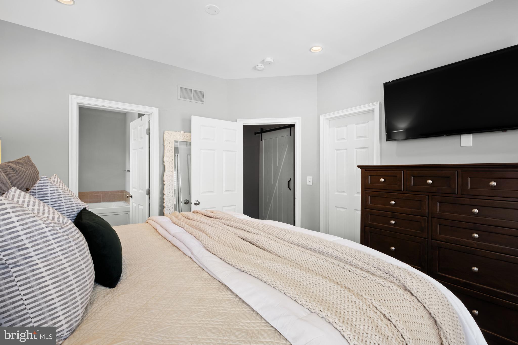 NAVAL SQUARE - Residential