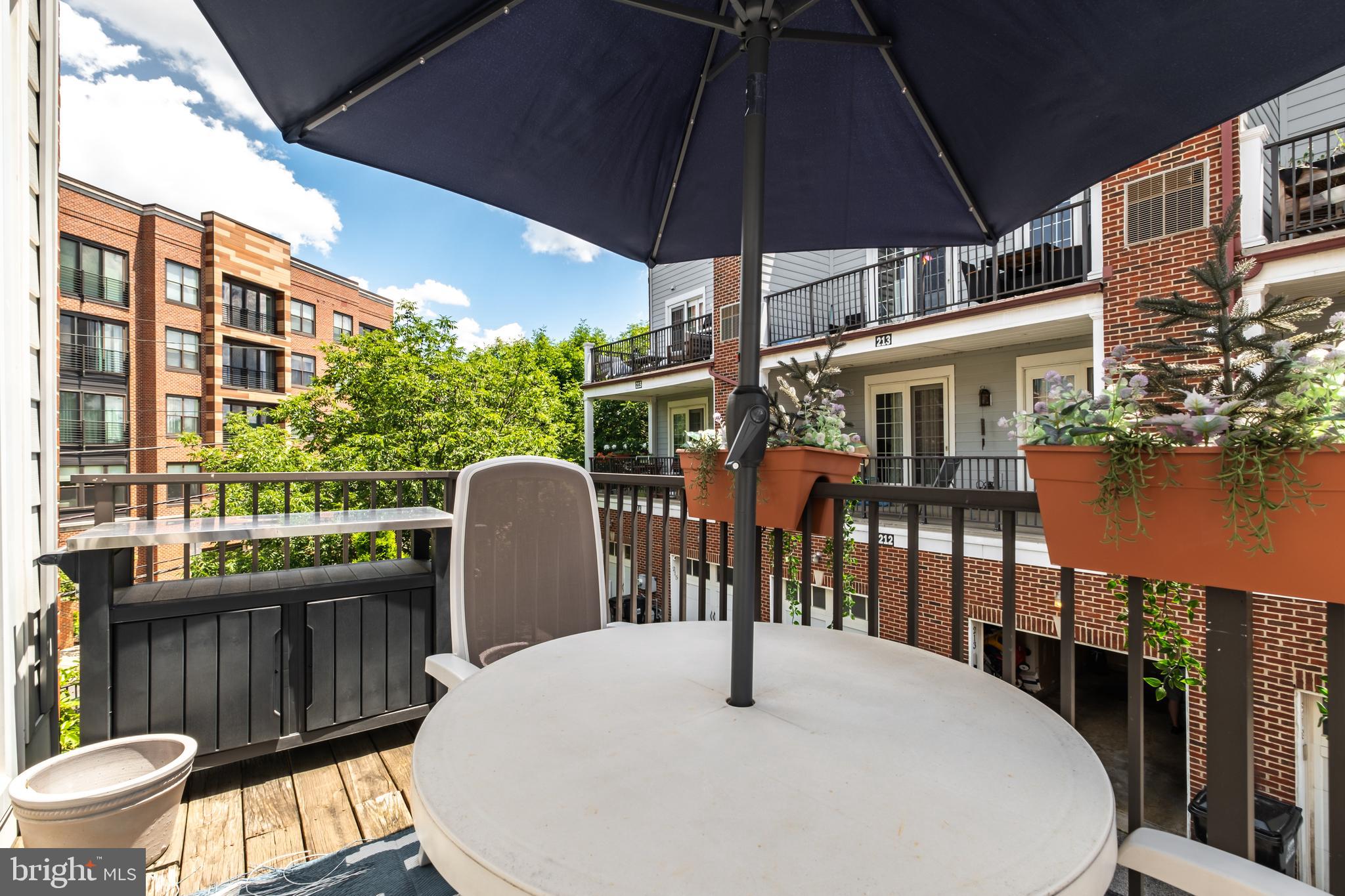 NAVAL SQUARE - Residential