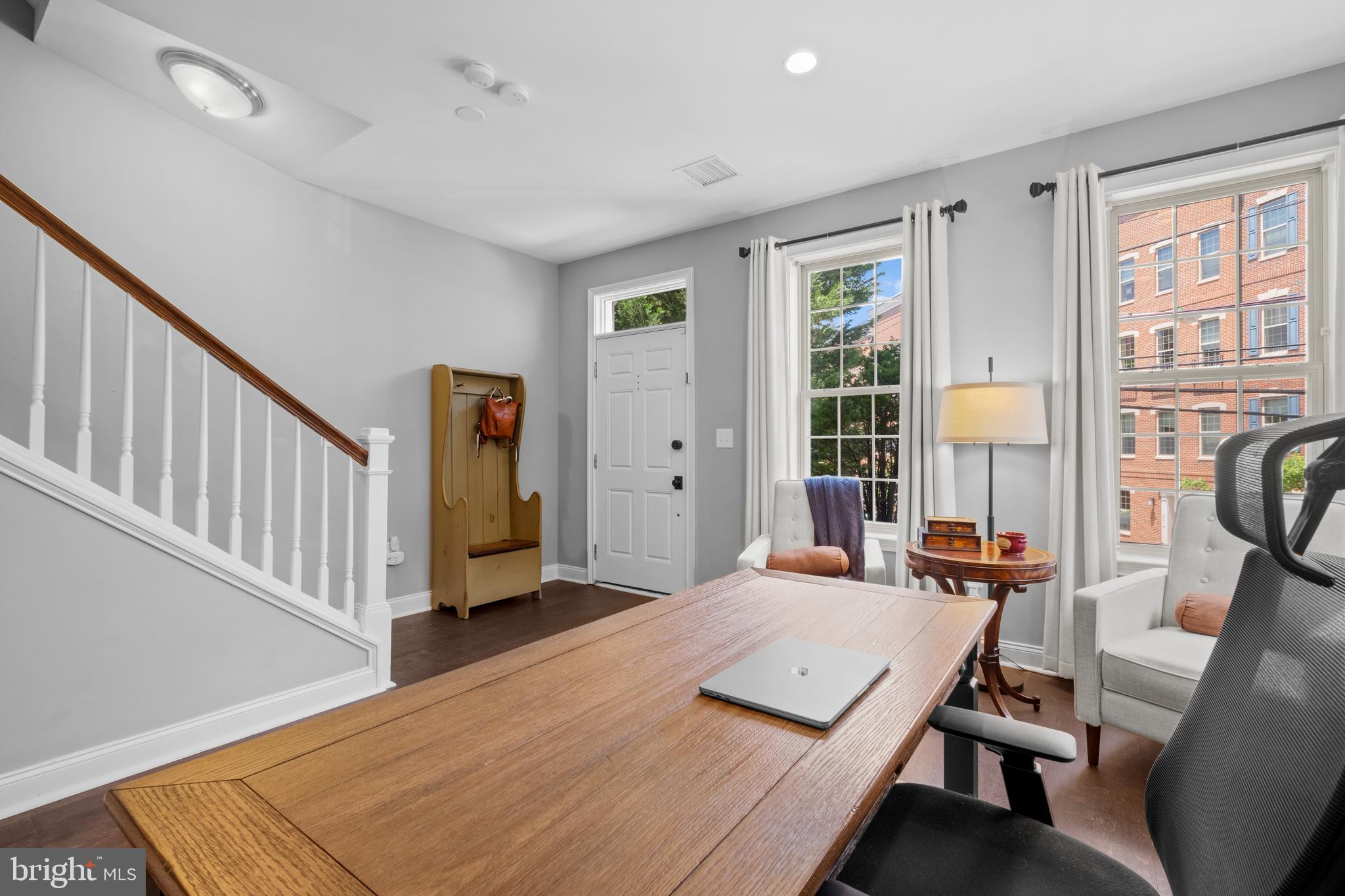 NAVAL SQUARE - Residential