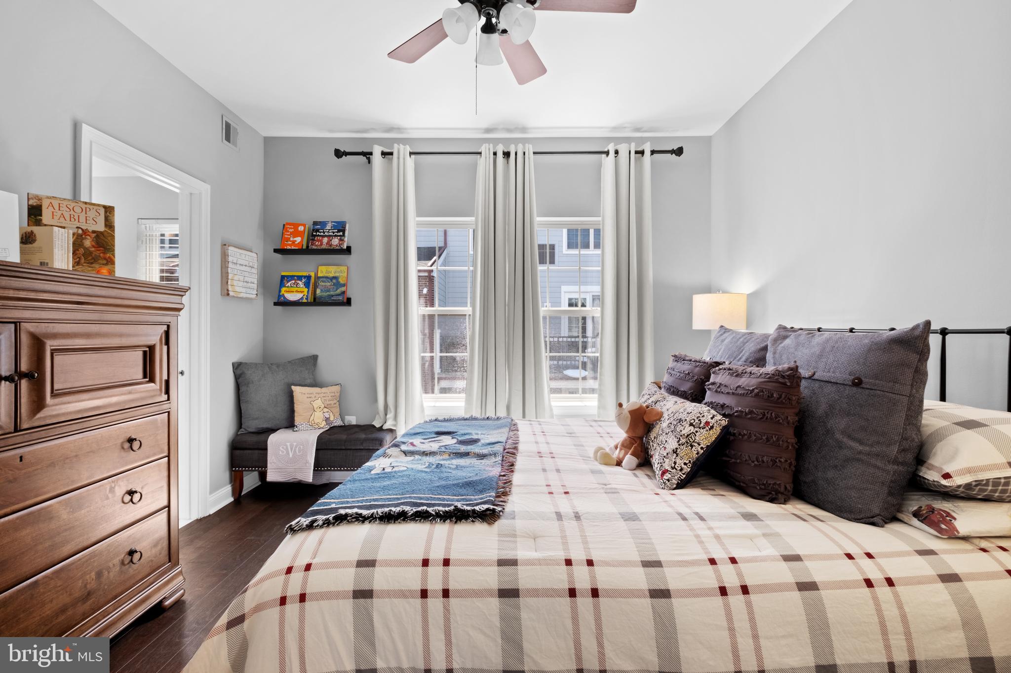 NAVAL SQUARE - Residential