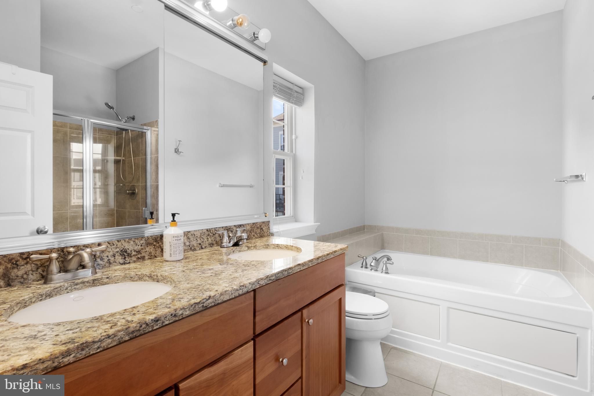 NAVAL SQUARE - Residential