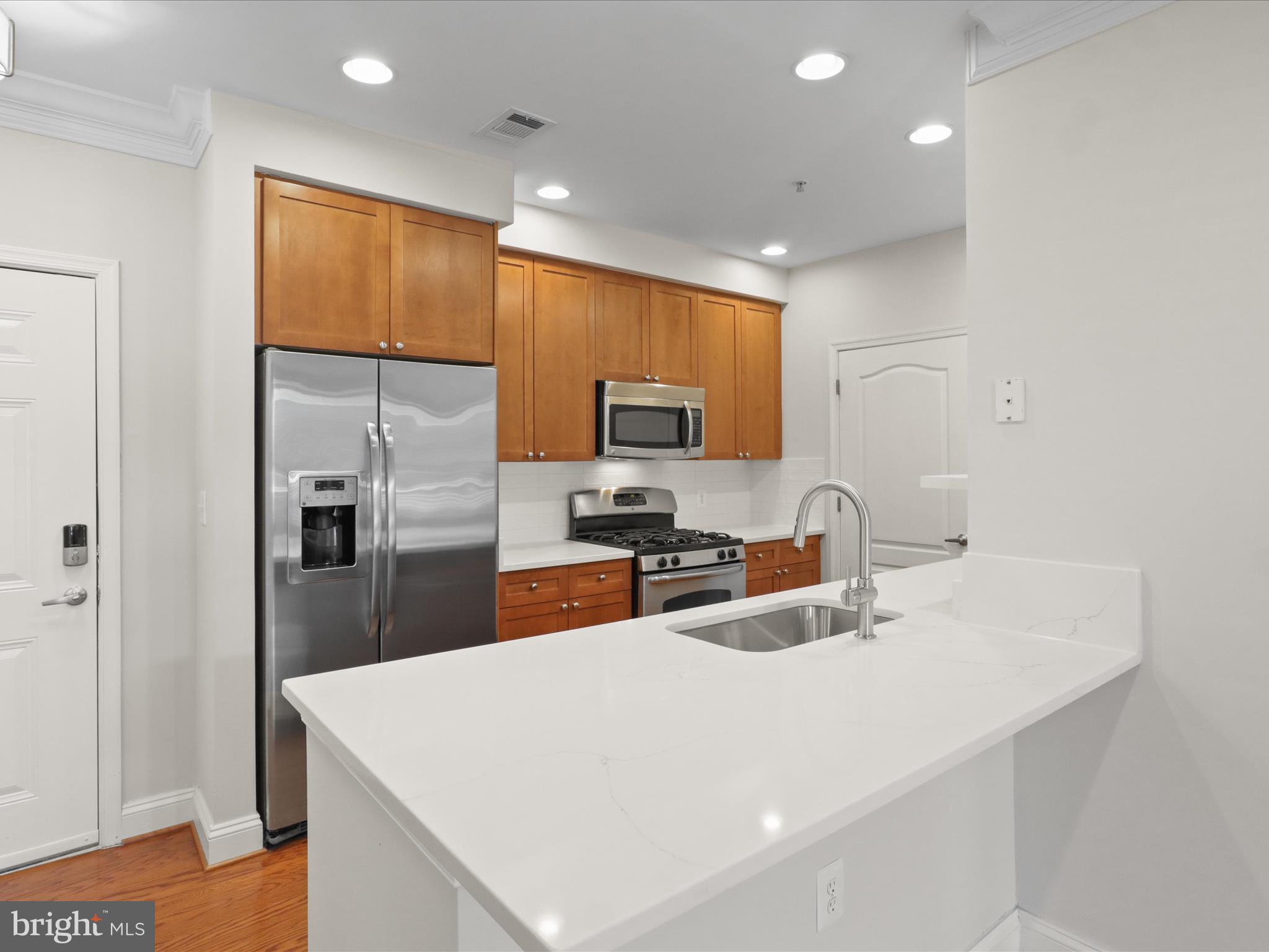 1115 CAMERON STREET 114