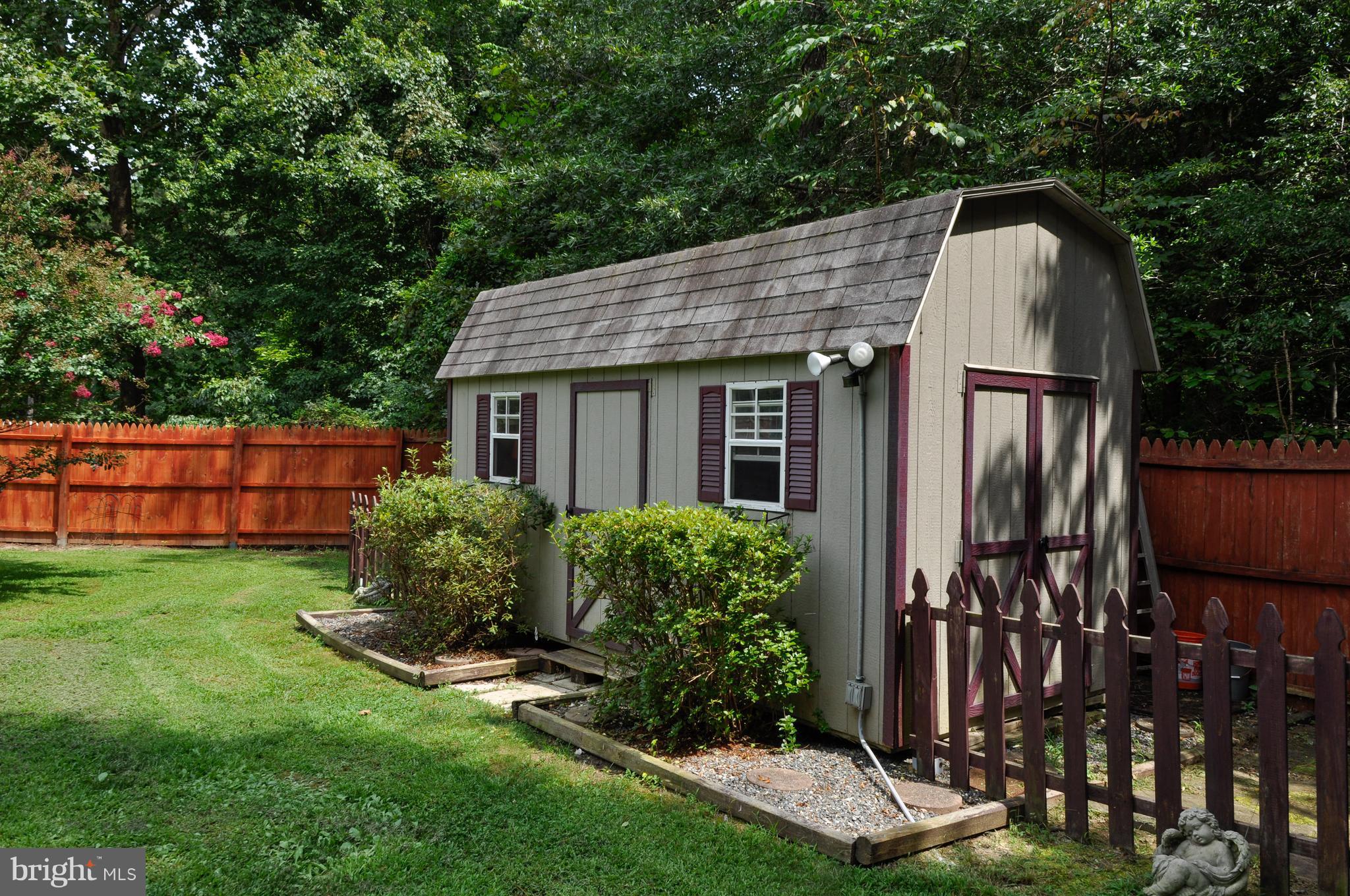 LAKE CAROLINE - Residential