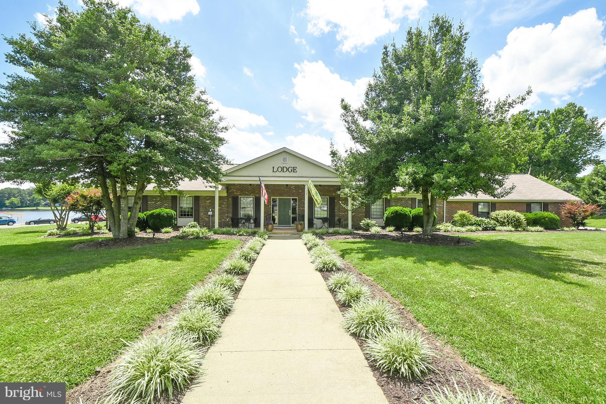 LAKE CAROLINE - Residential