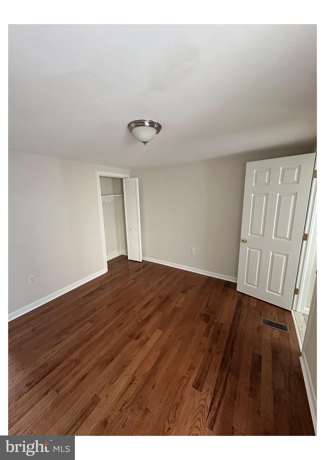 PORT RICHMOND - Residential Lease