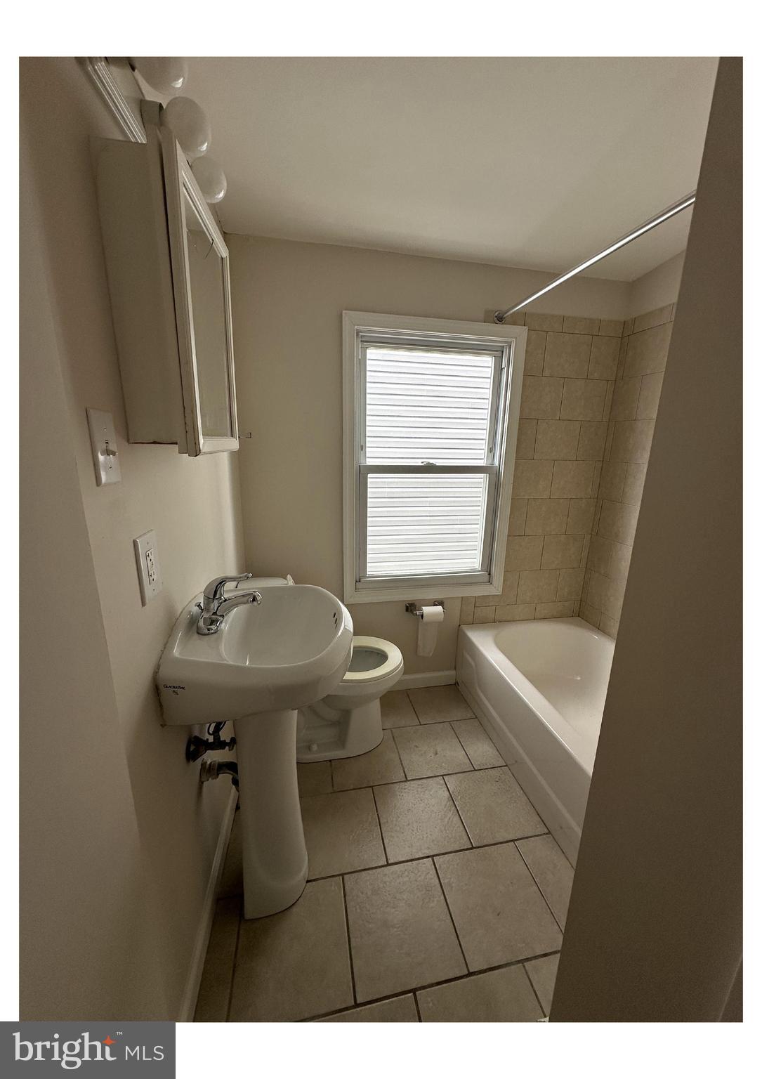 PORT RICHMOND - Residential Lease