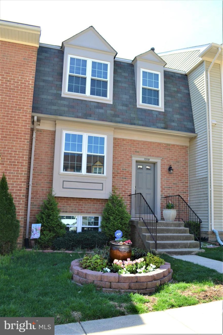 Beautiful 4 Bedroom, 3.5 Bath TH in sought after community of DAVENTRY! Hardwood Floors, crown molding/chair railing & recess lighting on main level, large deck overlooking woods, fully finished basement with Coretech flooring & wood burning FP, updated windows/2013, Skylight on UL,  West Springfield HS Pyramid.  Seller to provide a Home Warranty when both parties close with Cardinal Title Group.