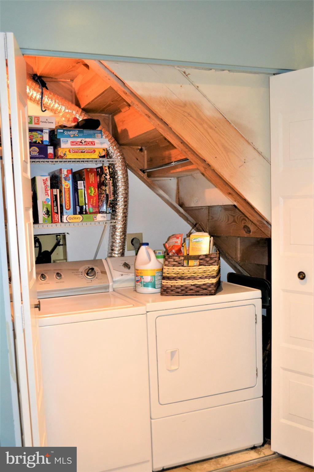 HUNTER VILLAGE - Residential