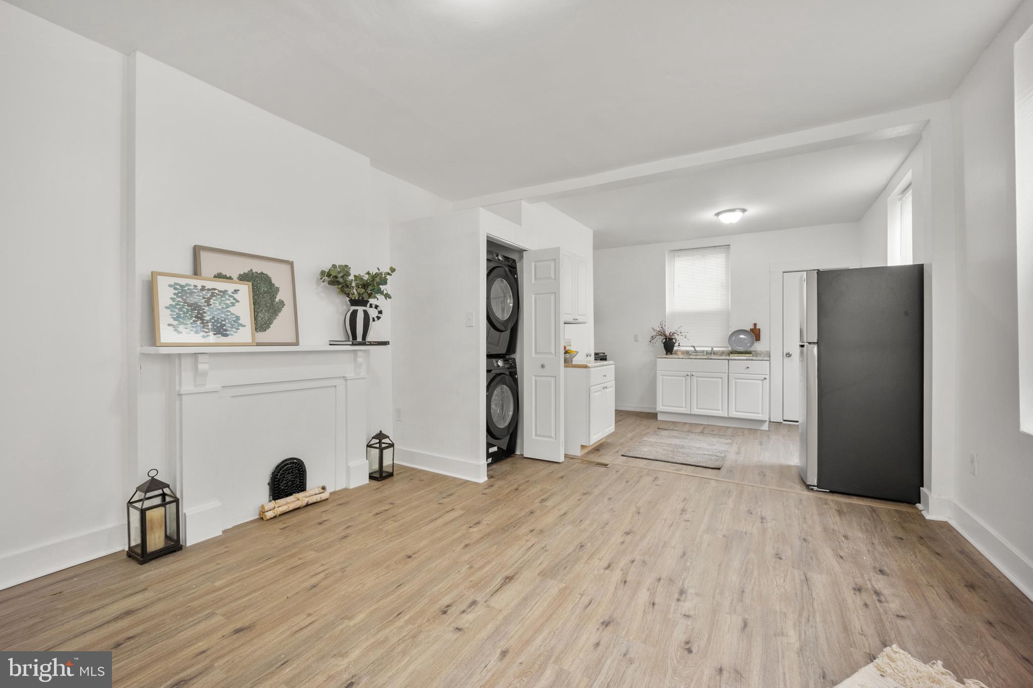 1st Floor Unit was just rented (JUNE 2025) under a PHA/HCV (Section-8) Lease @ $1,460/month for TWO (2) years. Projected rent is the same for the 2nd floor unit @ $1,460-$1,480/month ($2,920/Month or $35,040/ANNUAL) We are currently searching for a highly qualified HCV Tenant (Section-8) for the 2nd floor so we can deliver the unit to a new owner as a turn-key rental. Property could also be ideal for an owner occupant as well, so if that is you get in quickly before we lease it up! All documentation, checks and leases will be delivered. Owner is open to all financing types and knowledgeable enough to cooperate with any financing strategy that makes sense including credits, assists, soft 2nds and others: IF IT MAKES FINANCIAL SENSE.
Beautifully renovated duplex in the heart of Philadelphia—perfect for investors or owner-occupants! This fully updated property features central air, all-new stainless steel appliances, recessed lighting, and laminate flooring throughout. Both units offer bright, sunny rooms and spacious bedrooms. Unit 1 includes 2 bedrooms, 2 bathrooms, and exclusive access to a yard and finished basement for extra living space or storage. Unit 2 offers 2 bedrooms and 1 bathroom. Conveniently located near shops, restaurants, and public transit, this move-in-ready property is a fantastic opportunity for rental income or house hacking. Available immediately—schedule your showing today!