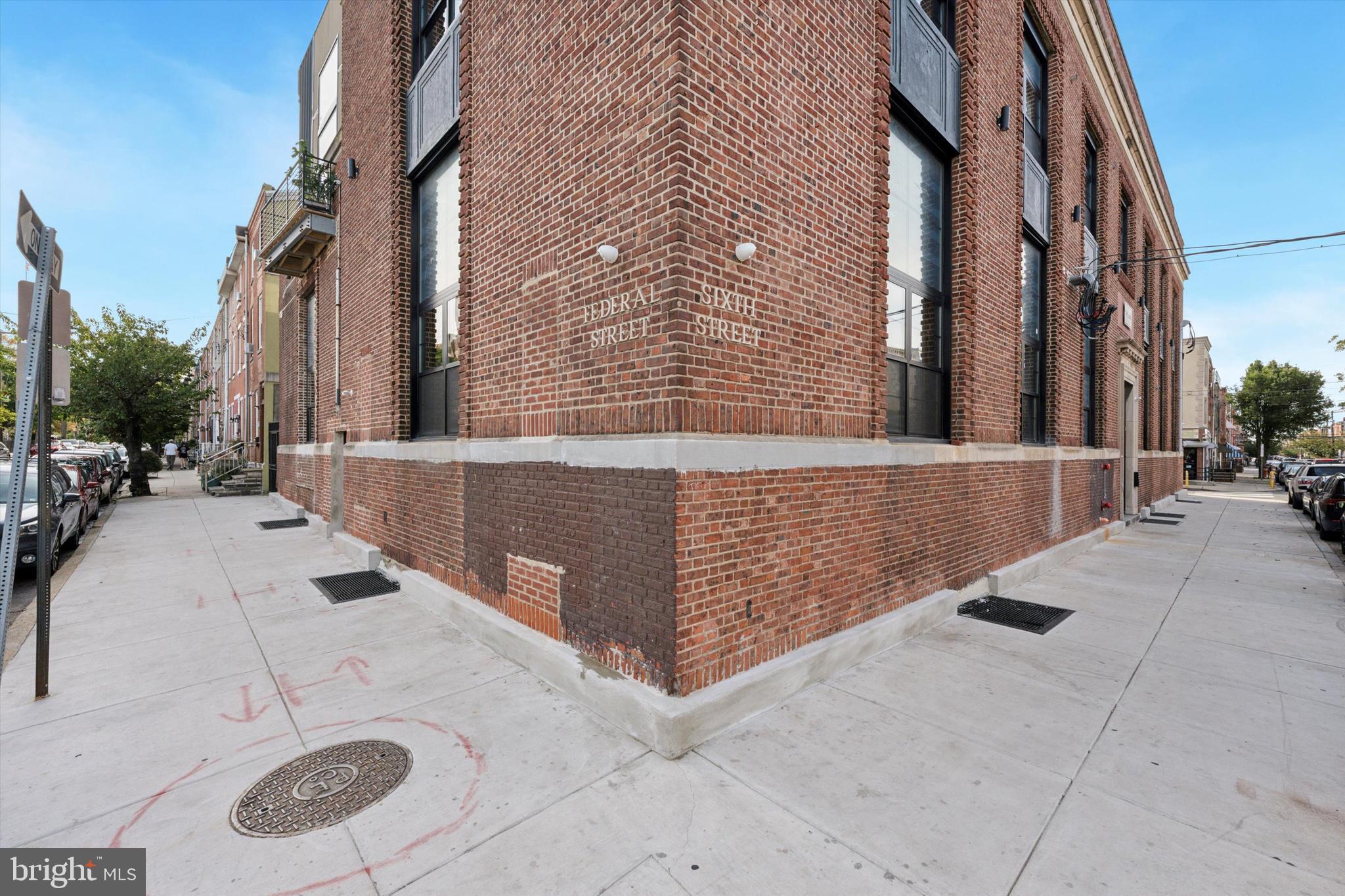 QUEEN VILLAGE - Commercial Lease