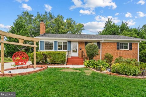 3826 PICKETT COURT ANNANDALE VA 22003