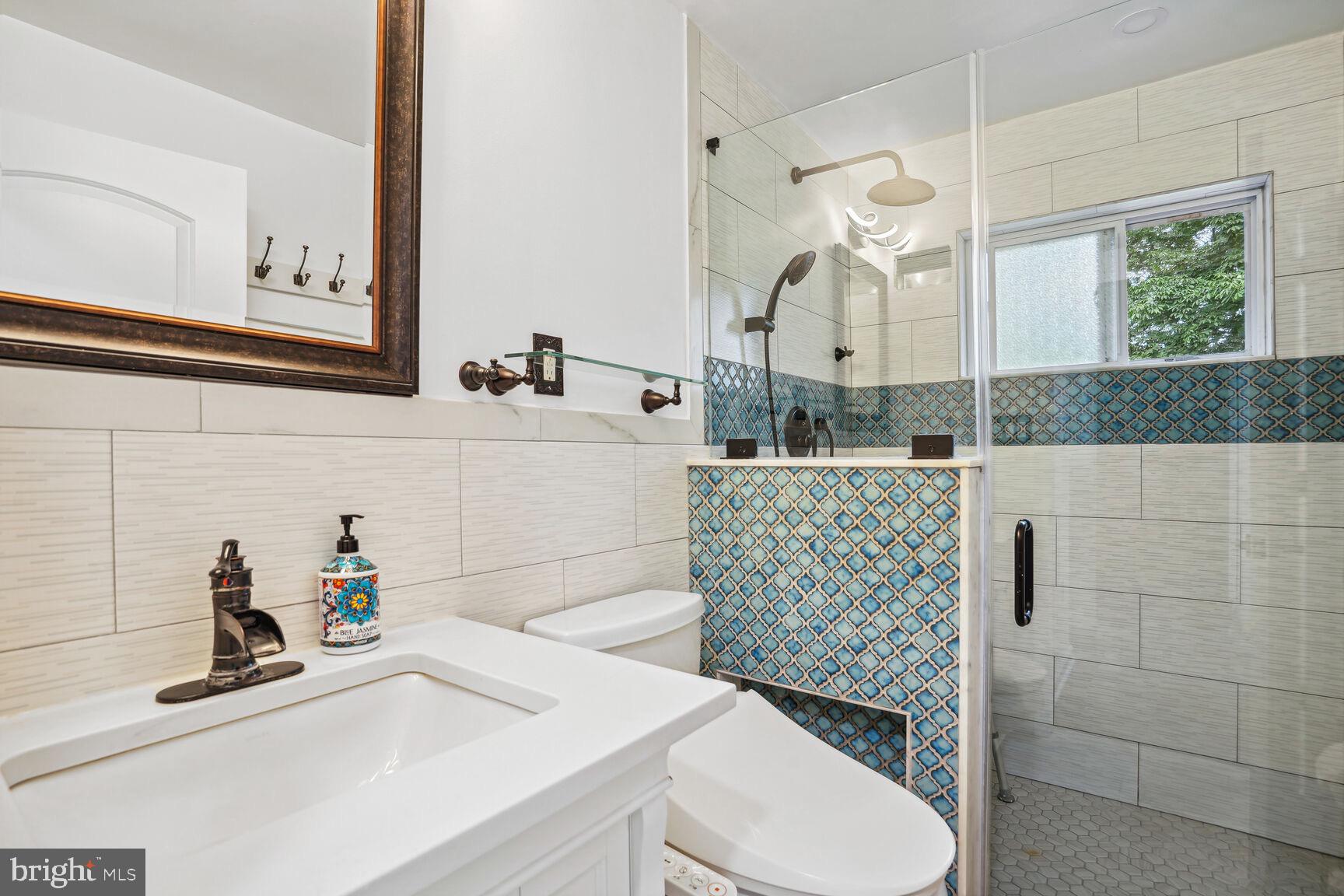 BROYHILL CREST - Residential Lease