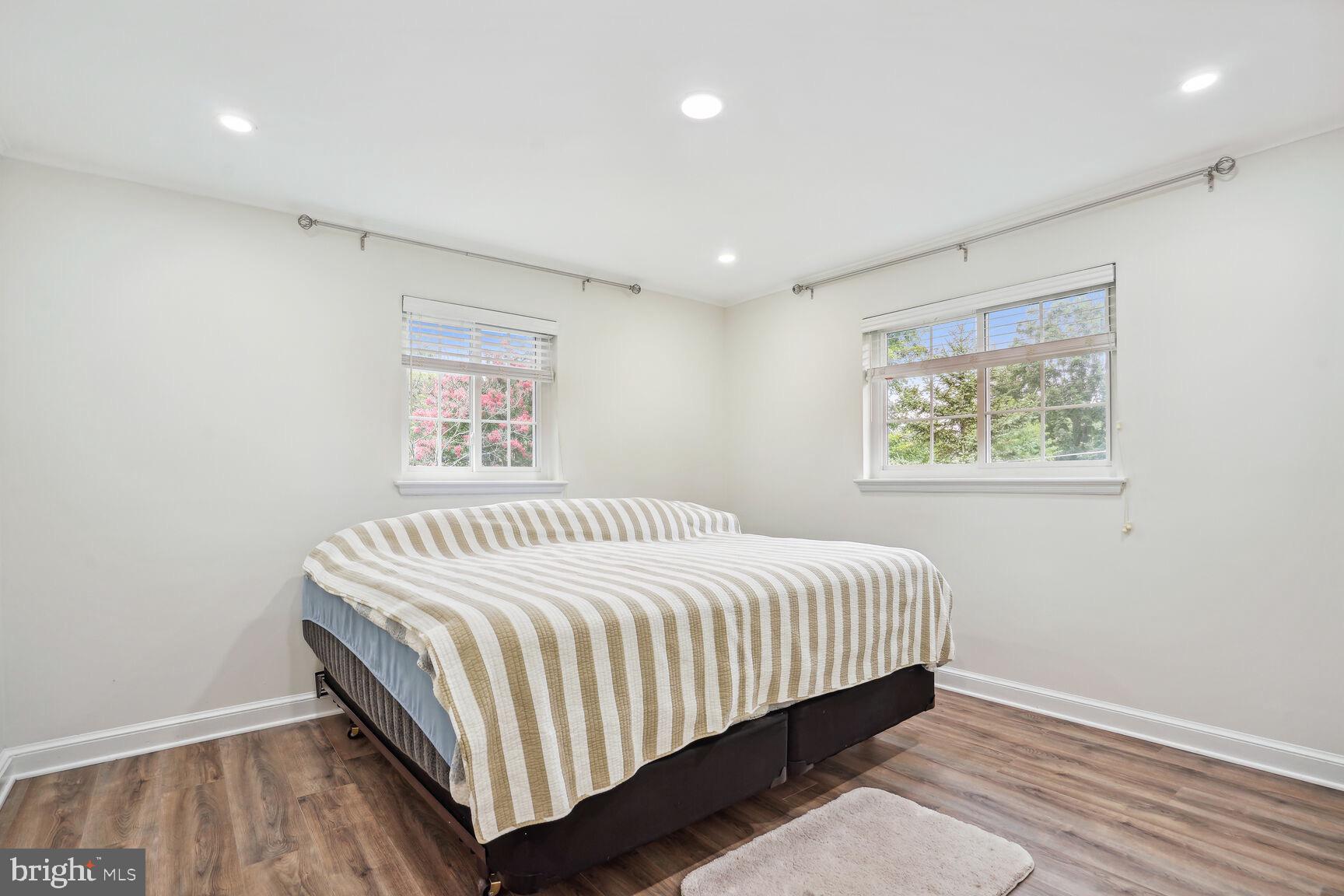 BROYHILL CREST - Residential Lease