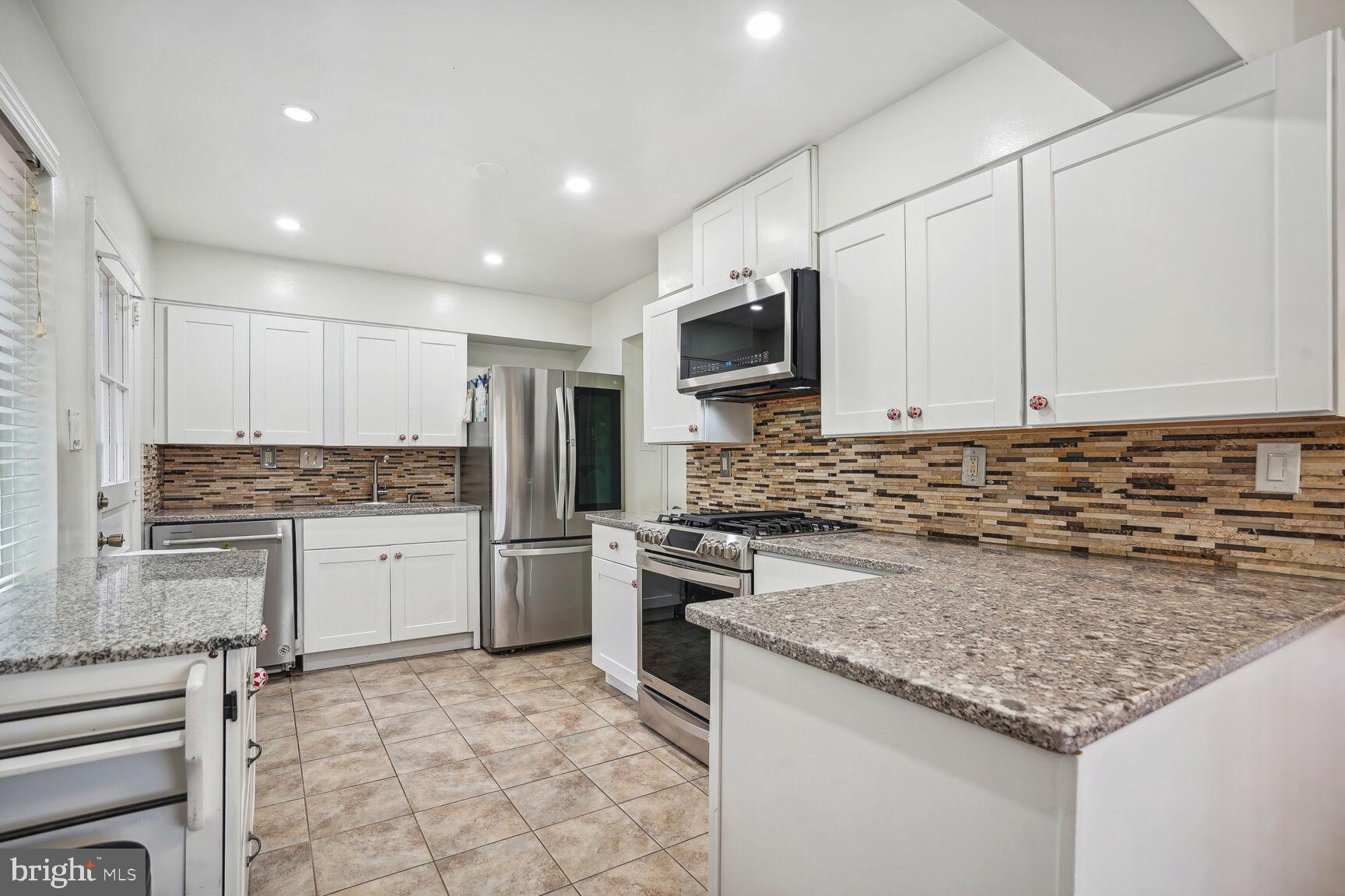 BROYHILL CREST - Residential Lease