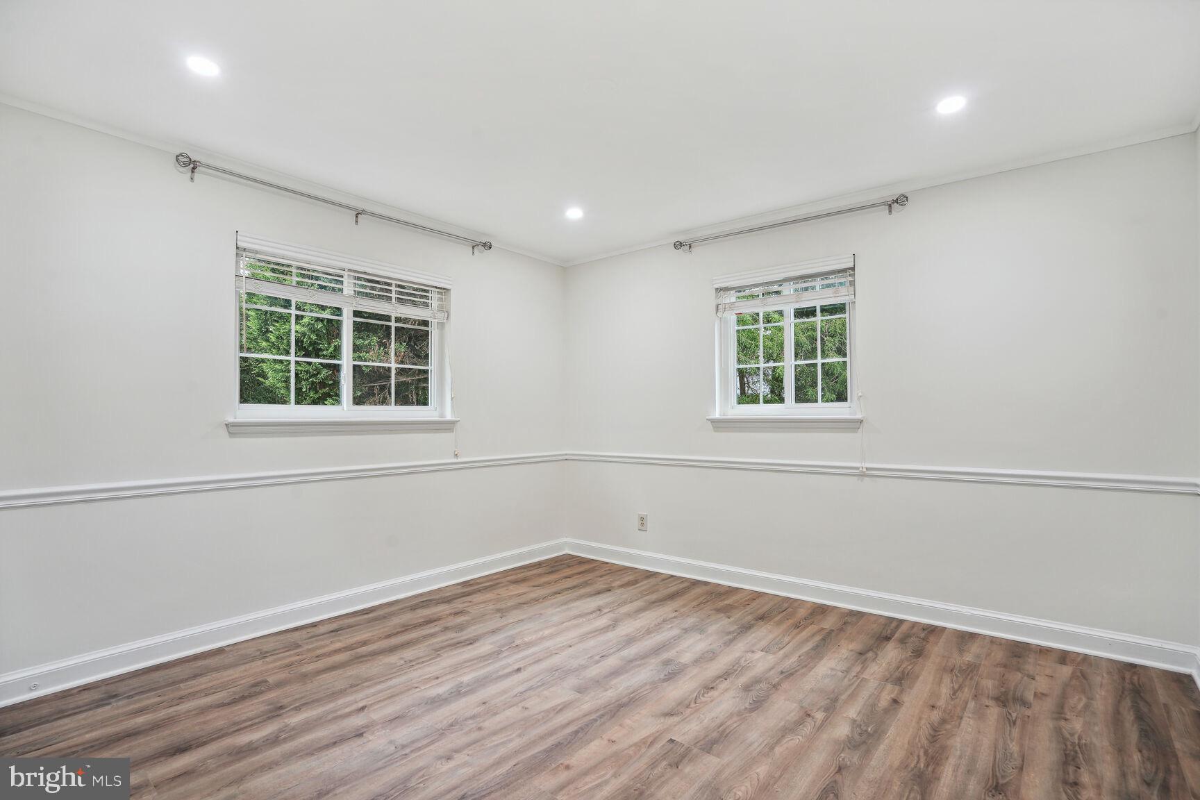 BROYHILL CREST - Residential Lease