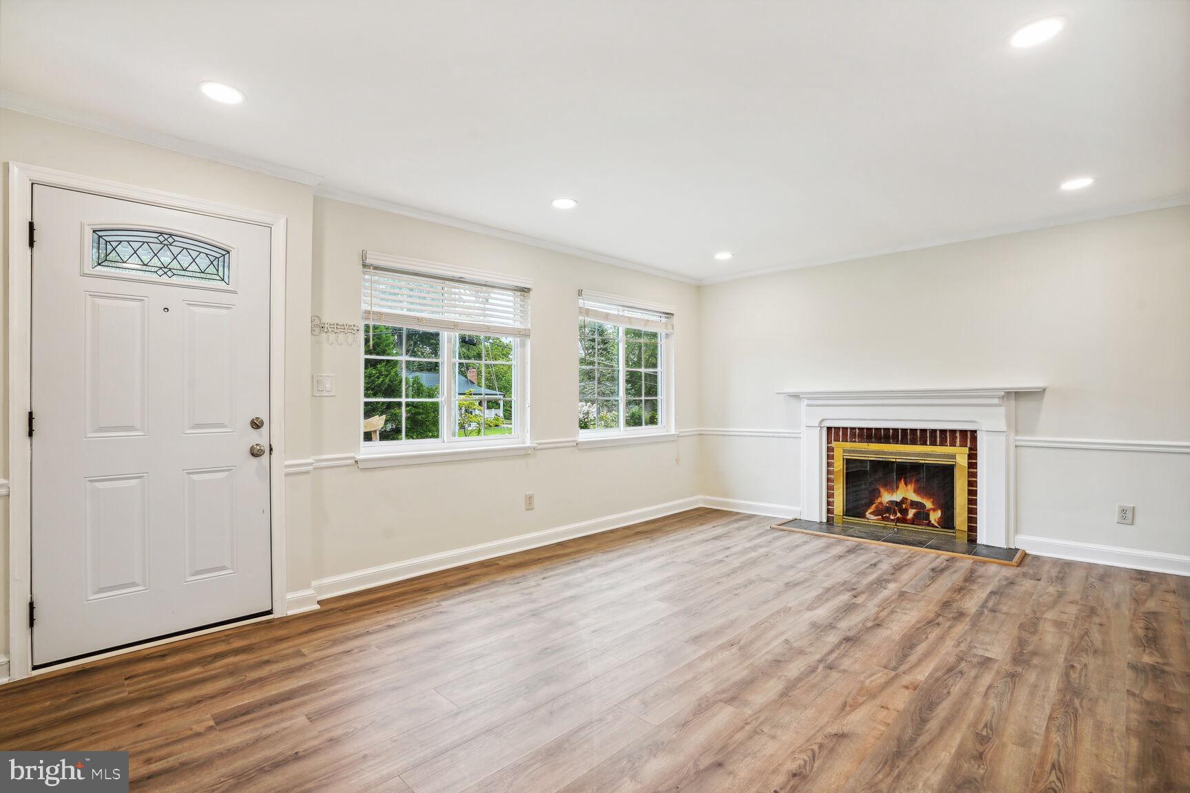 BROYHILL CREST - Residential Lease