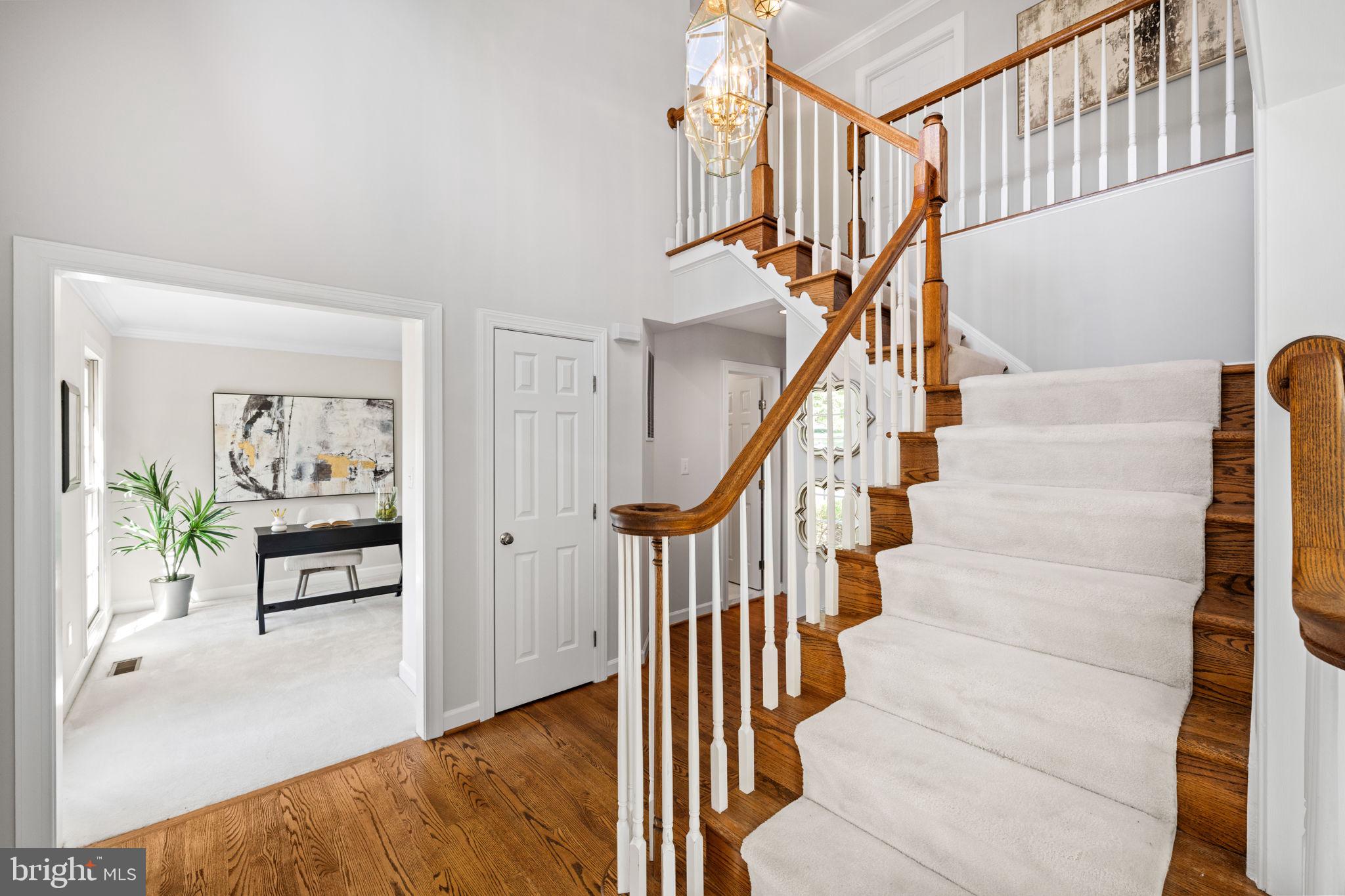 8609 WOODLAND HEIGHTS COURT