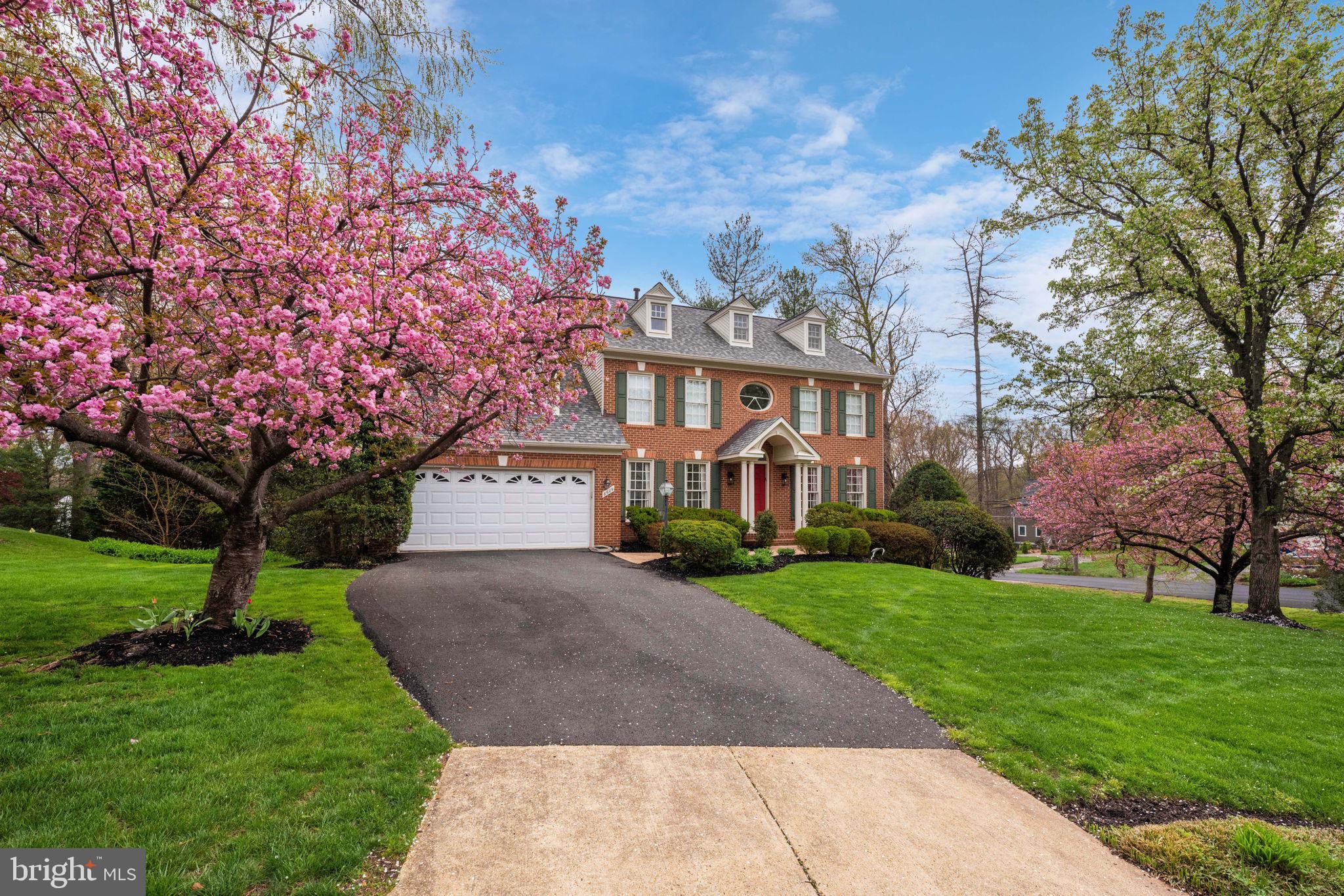 8609 WOODLAND HEIGHTS COURT
