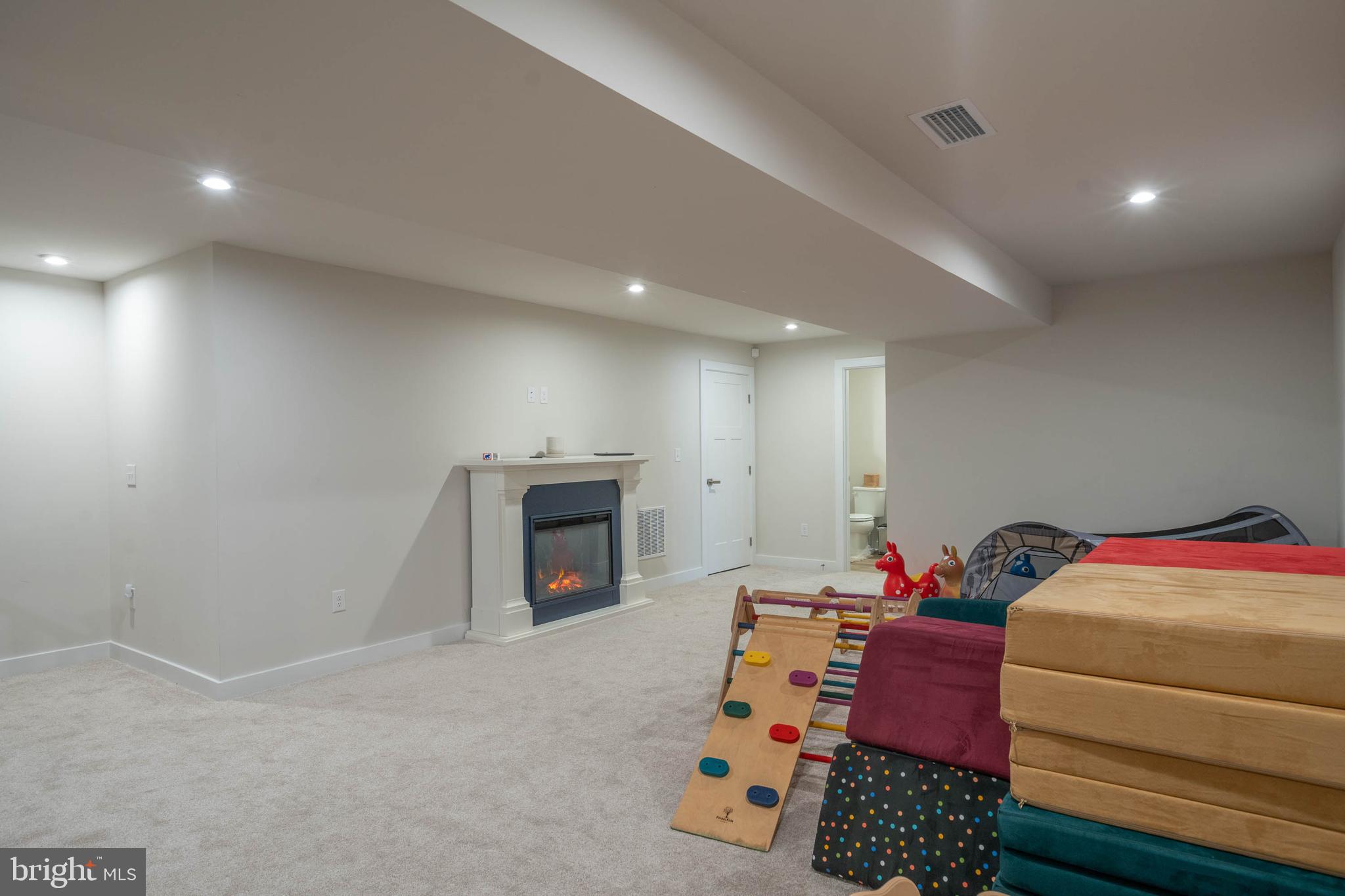 COMPASS POINT - Residential