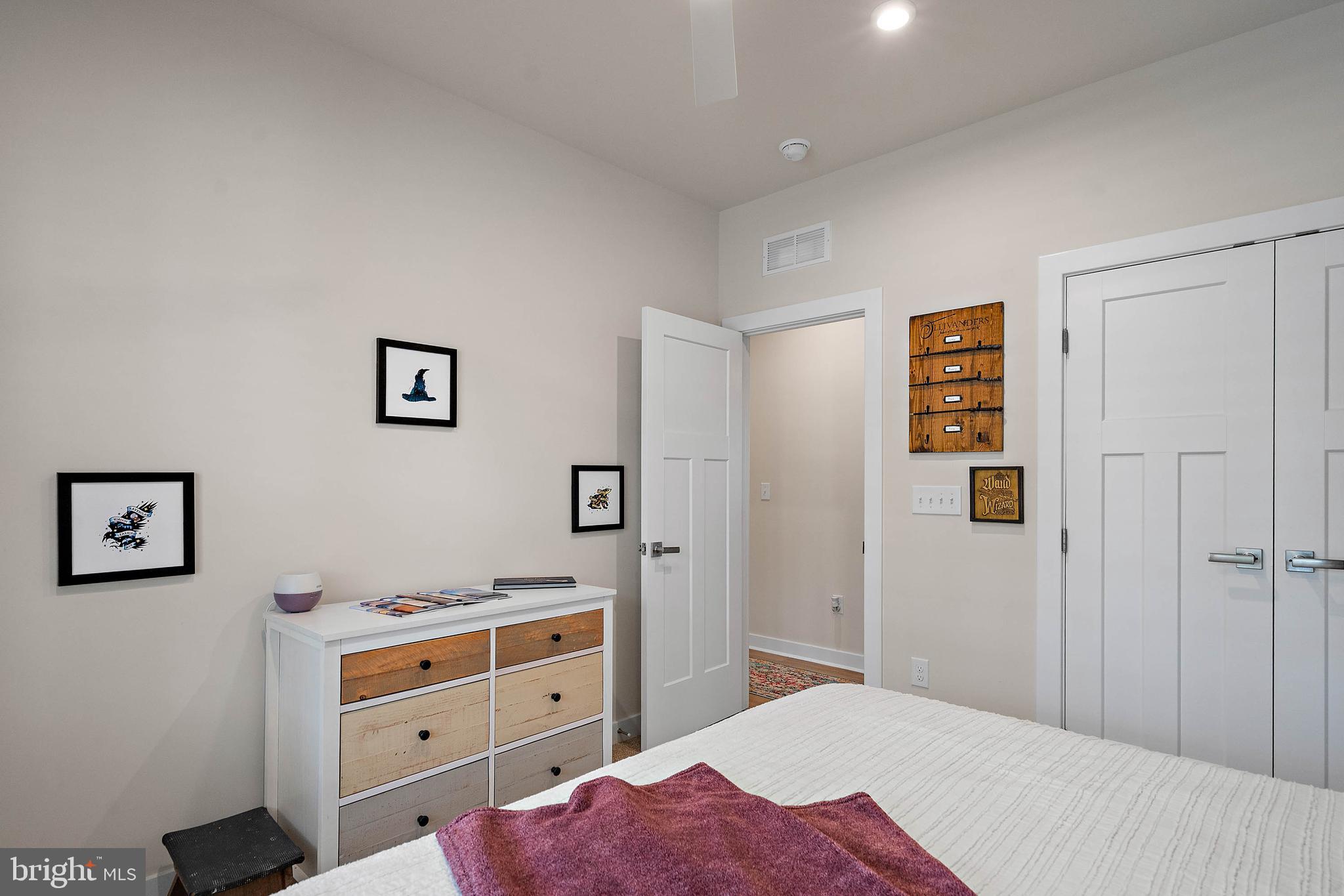 COMPASS POINT - Residential