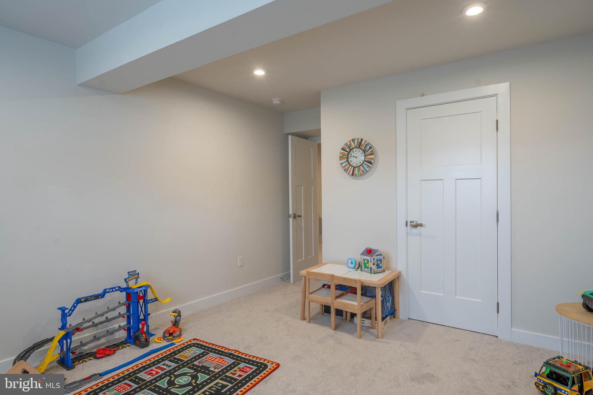 COMPASS POINT - Residential