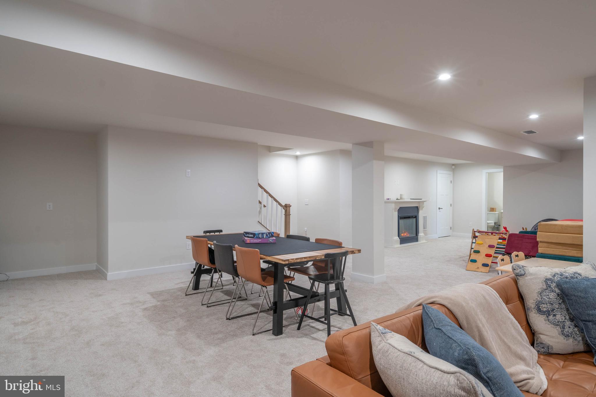 COMPASS POINT - Residential