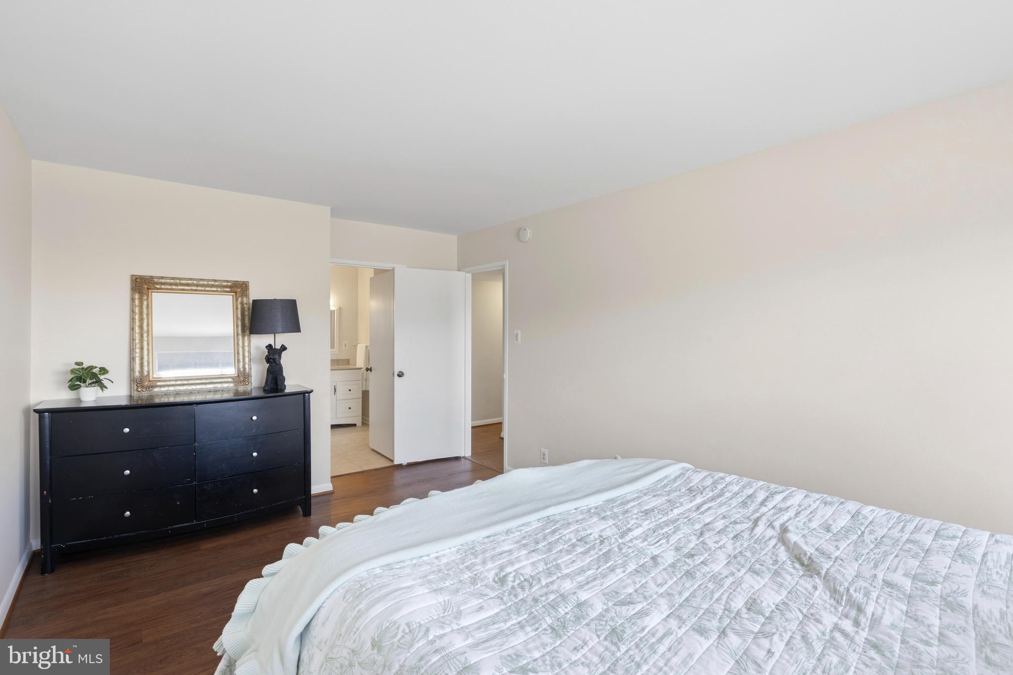 WHITEHALL - Residential