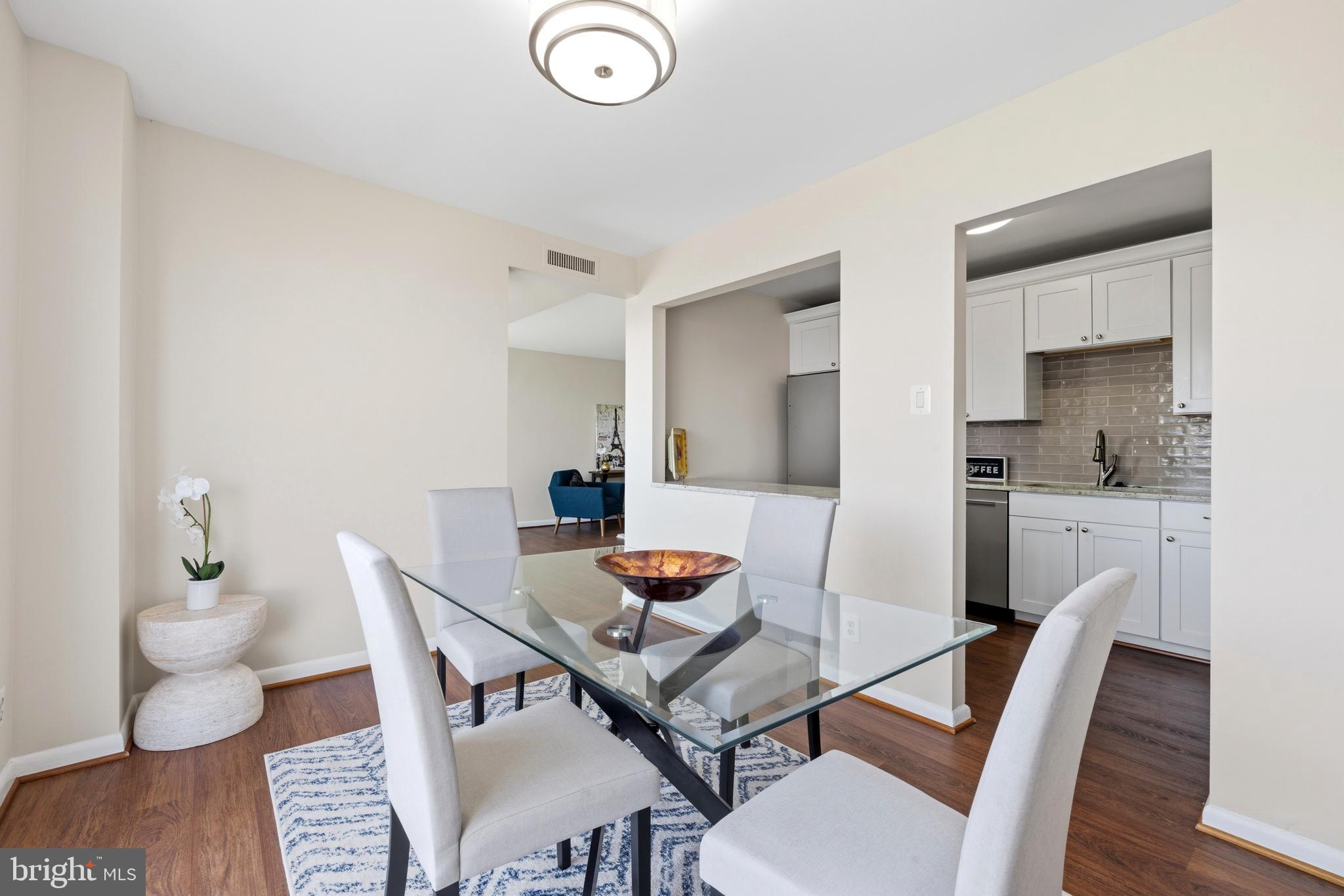 WHITEHALL - Residential