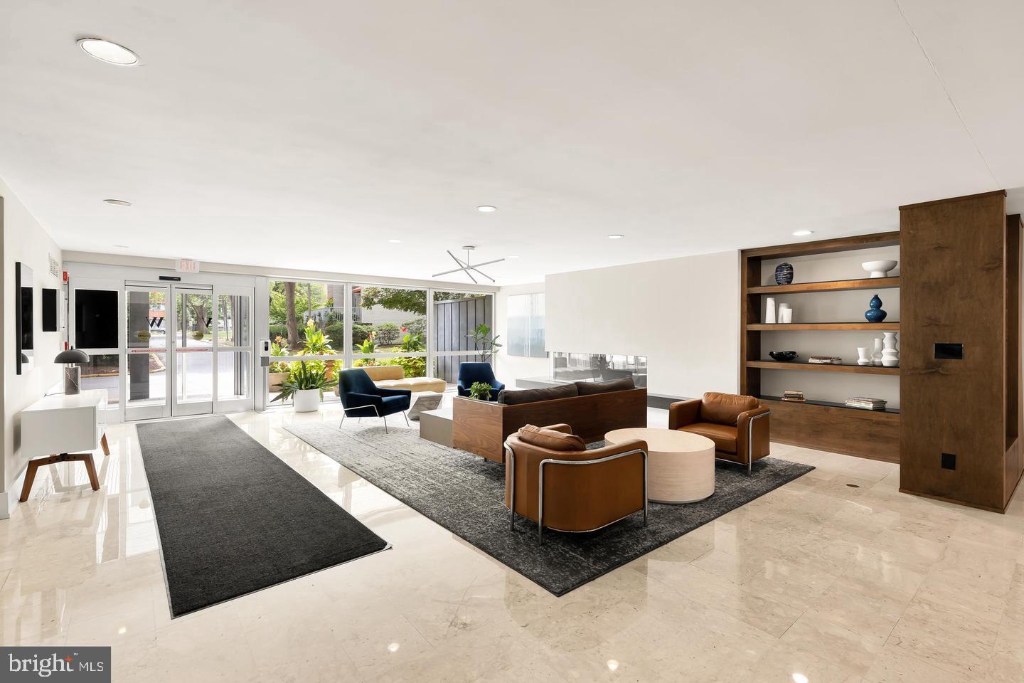 WHITEHALL - Residential