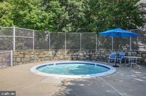 WHITEHALL - Residential