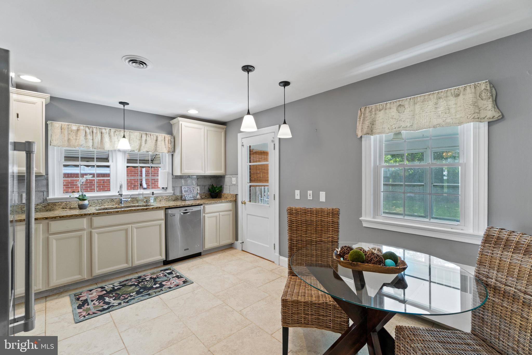 COLLEGE HEIGHTS - Residential