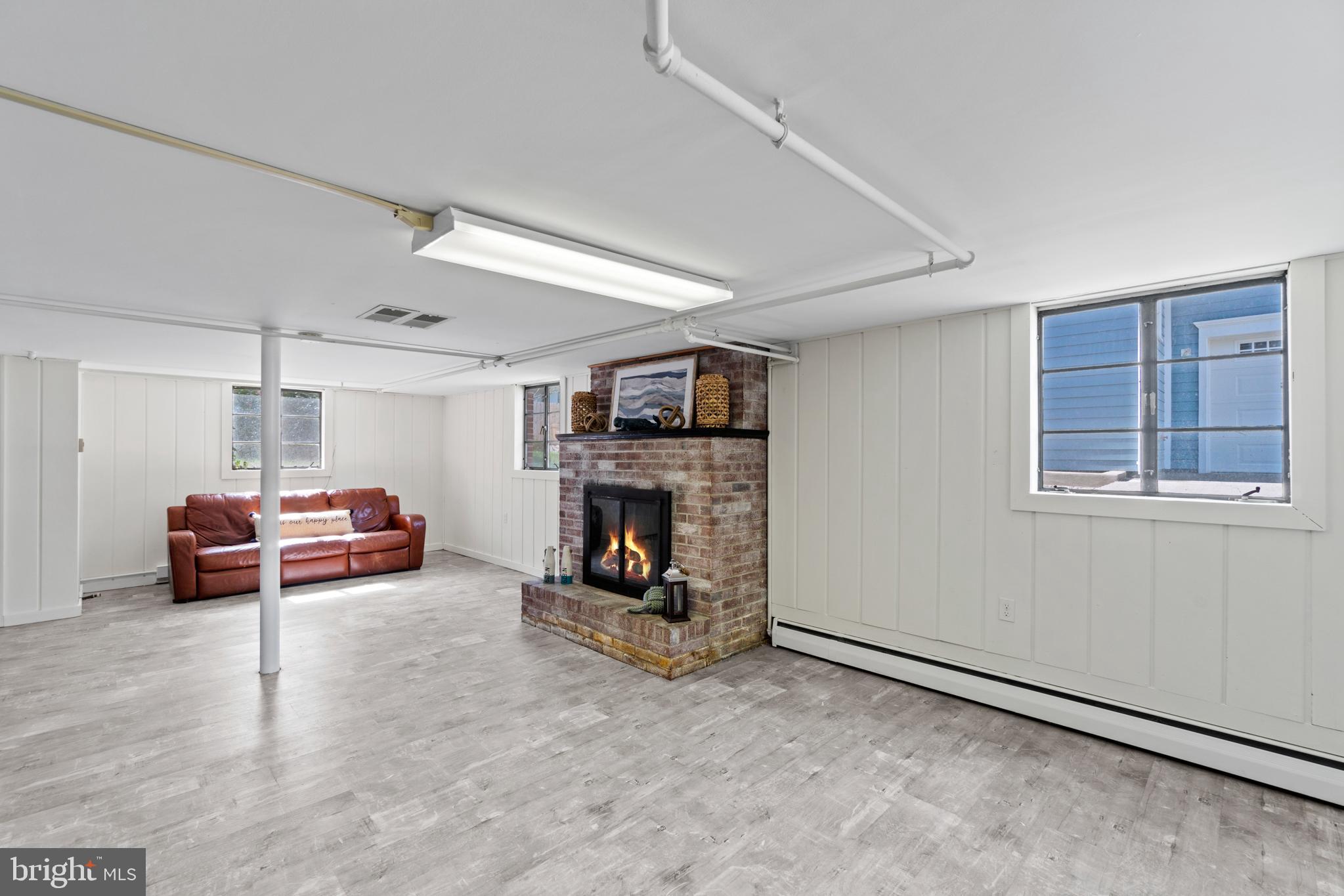 COLLEGE HEIGHTS - Residential