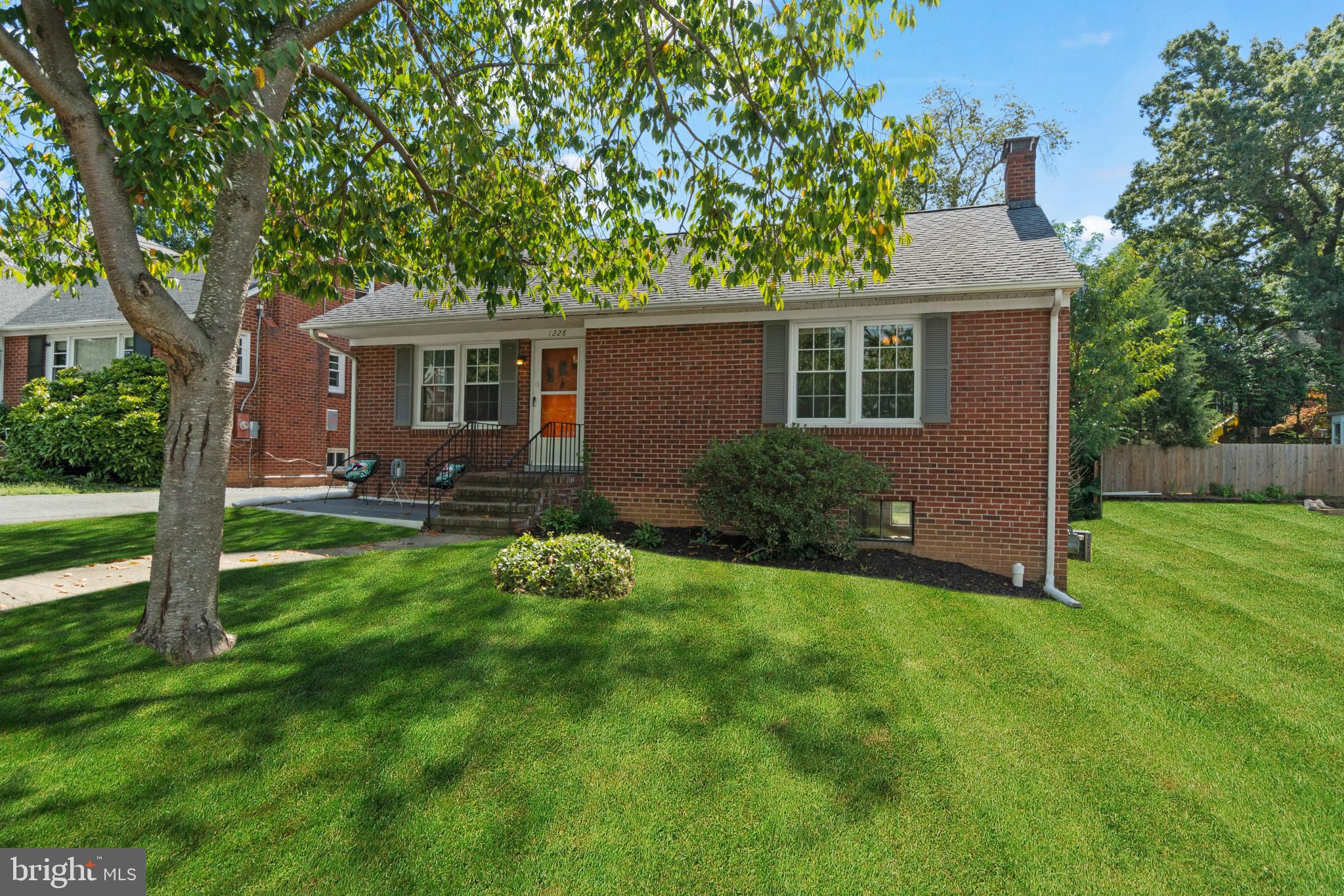 COLLEGE HEIGHTS - Residential